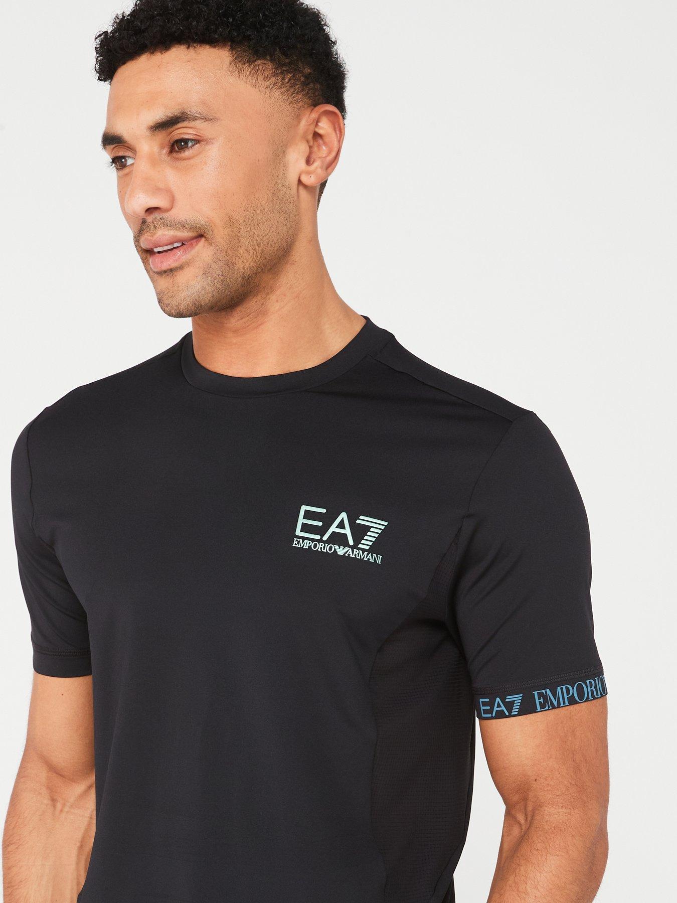 ea7-emporio-armani-ventus7-cuff-logo-t-shirt-blackoutfit