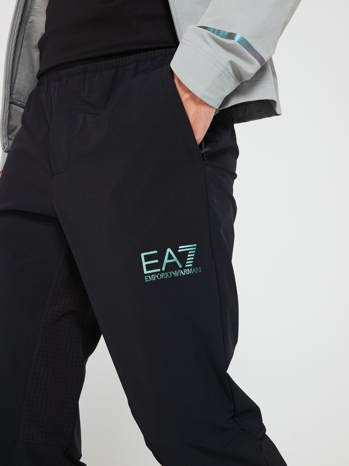 ea7-emporio-armani-ventus7-jogger-blackoutfit