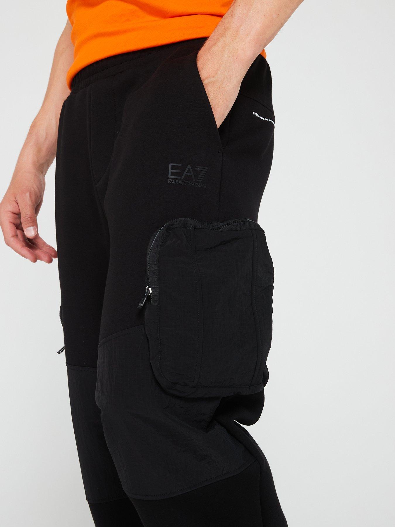 ea7-emporio-armani-athletic-mixcargo-trouser-blackoutfit