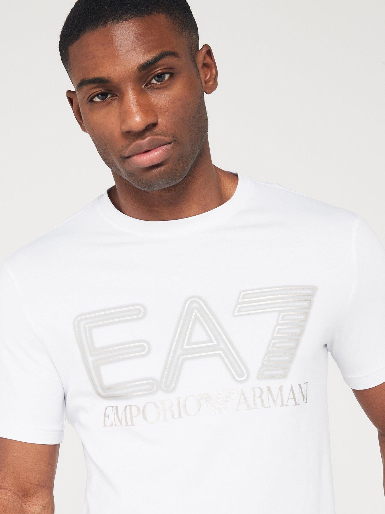 ea7-emporio-armani-big-logo-t-shirt-whiteoutfit