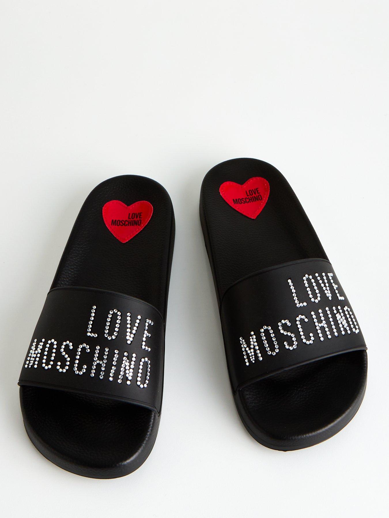 love-moschino-logo-sliders-blackoutfit