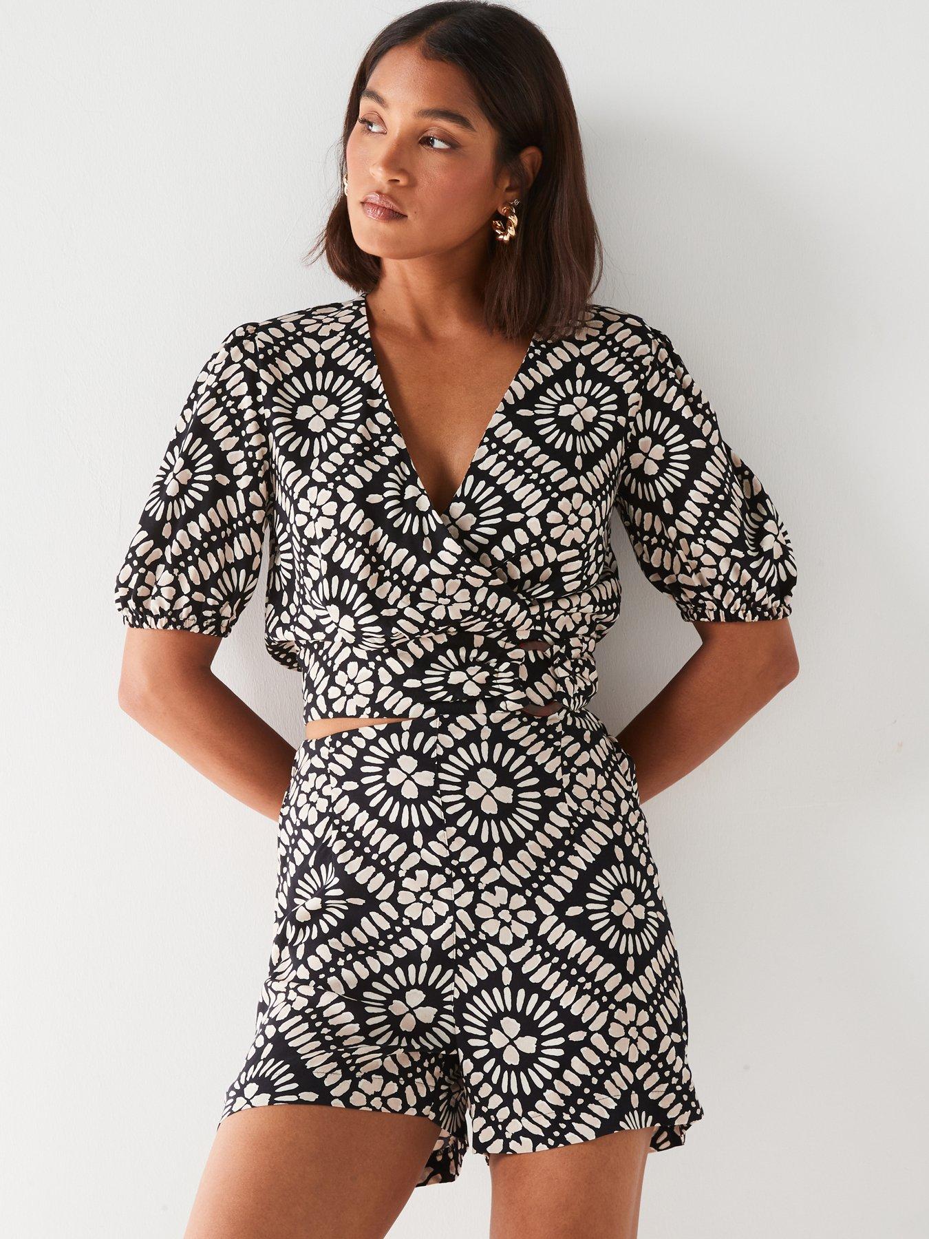 v-by-very-printed-shorts-co-ord-blackwhitedetail