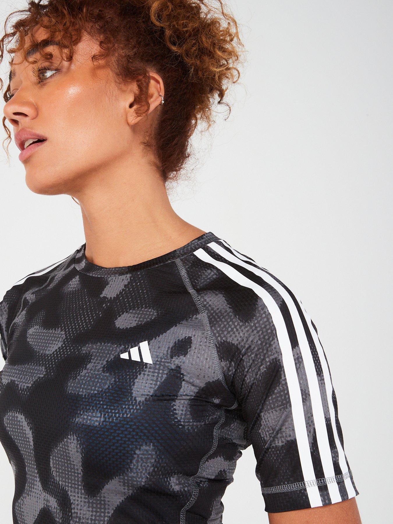 adidas-womens-running-own-the-run-aop-tee-greyoutfit