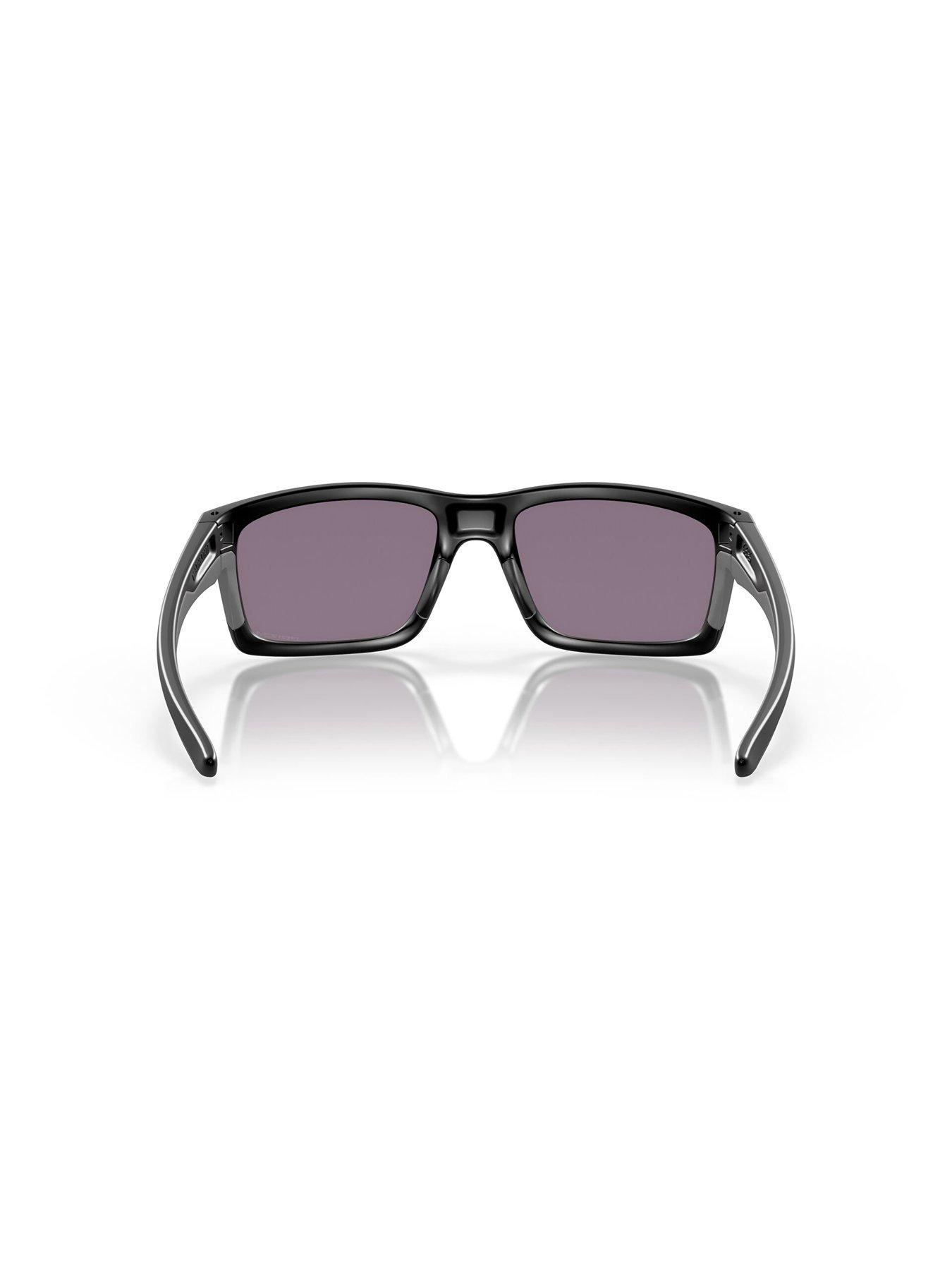 oakley-mainlink-xl-rectangle-sunglassesdetail