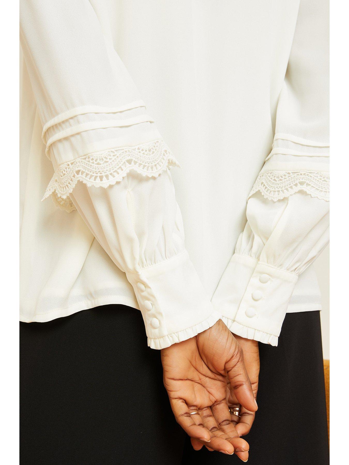 love-roses-lace-trim-pintuck-shirt-whiteoutfit