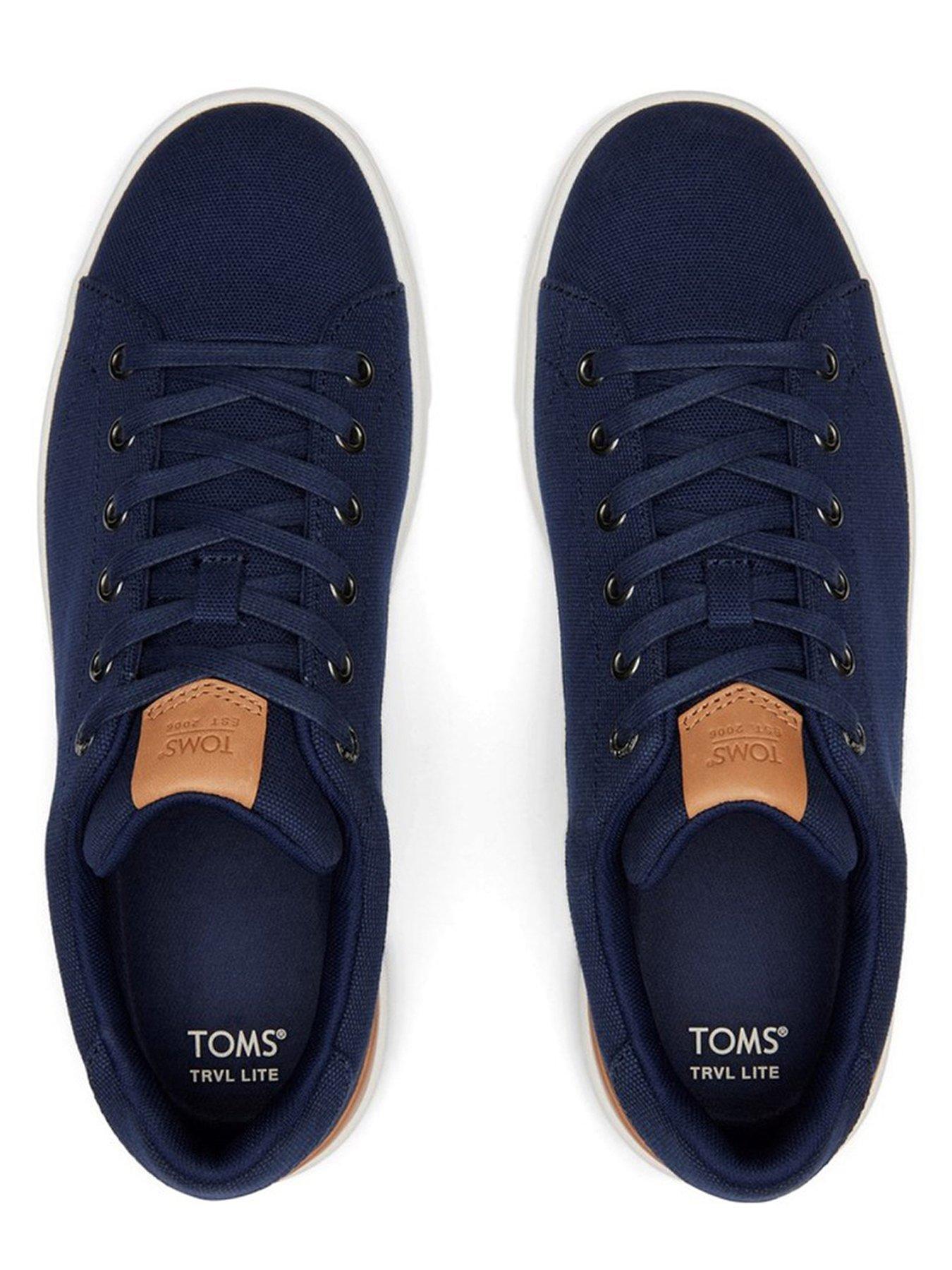 toms-toms-mens-trvl-lite-20-low-lace-up-sneaker-navyoutfit