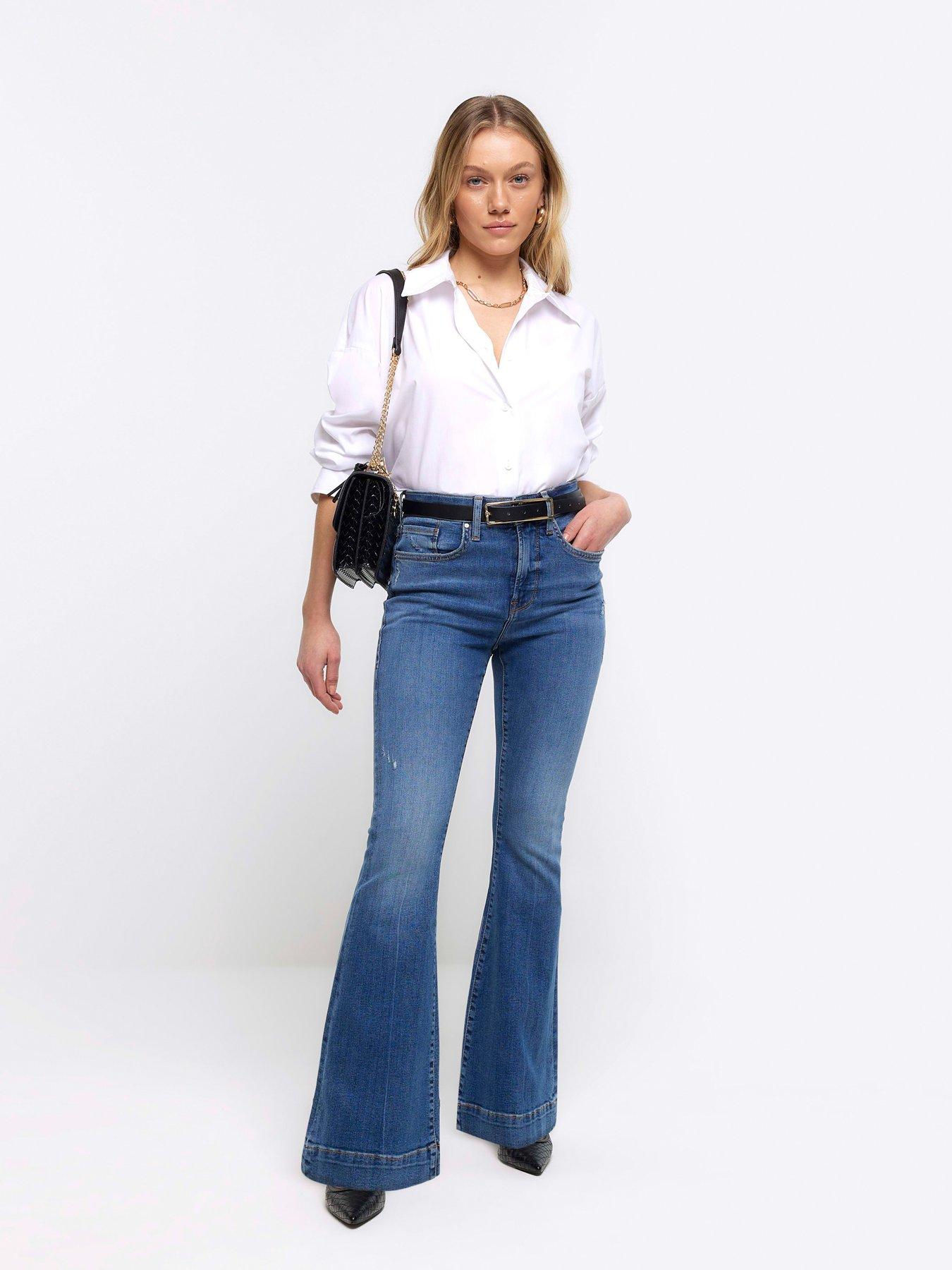 ri-petite-tummy-hold-flare-jean-medium-denimoutfit