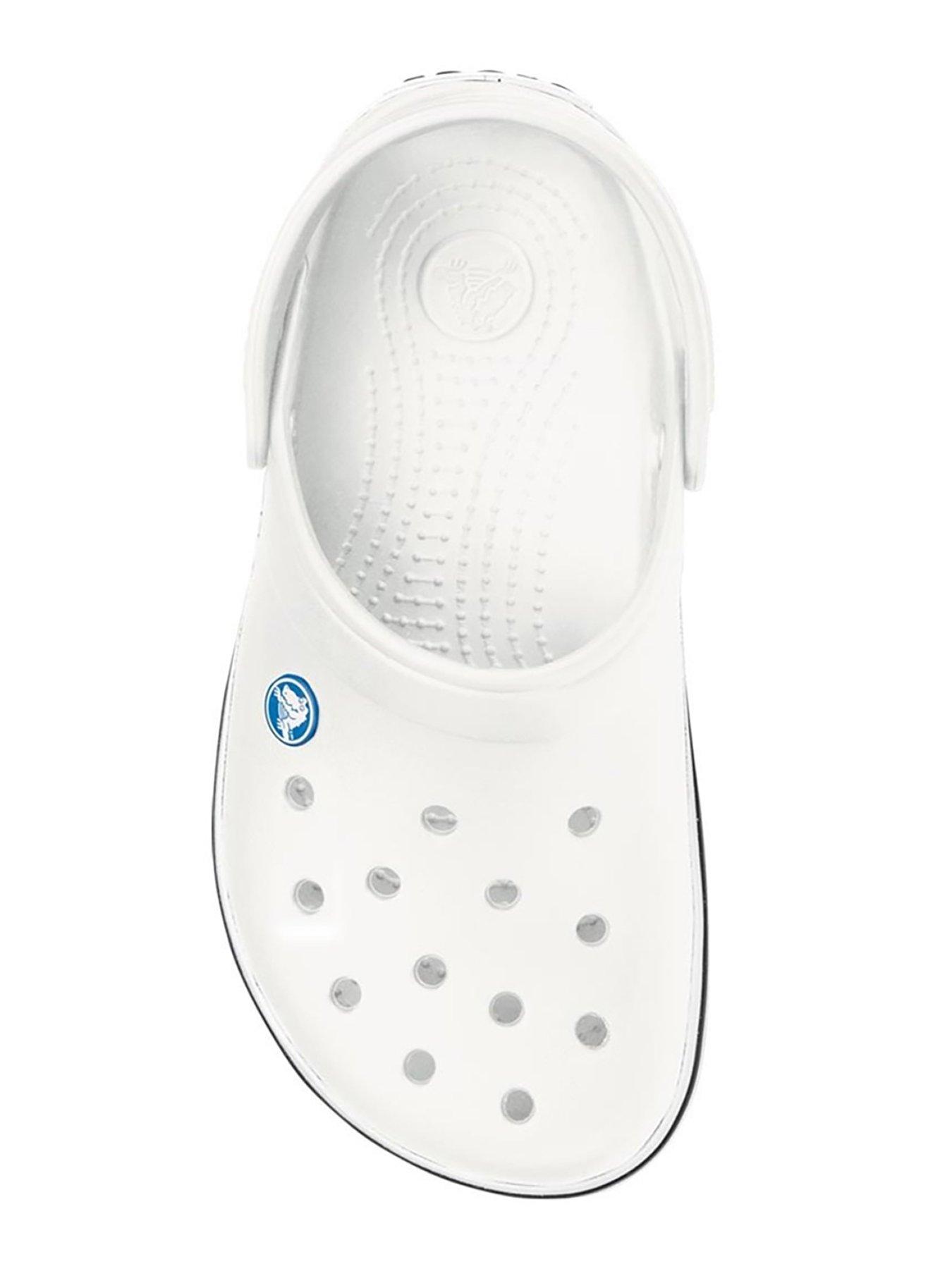 crocs-crocs-crocband-clogs-whiteoutfit