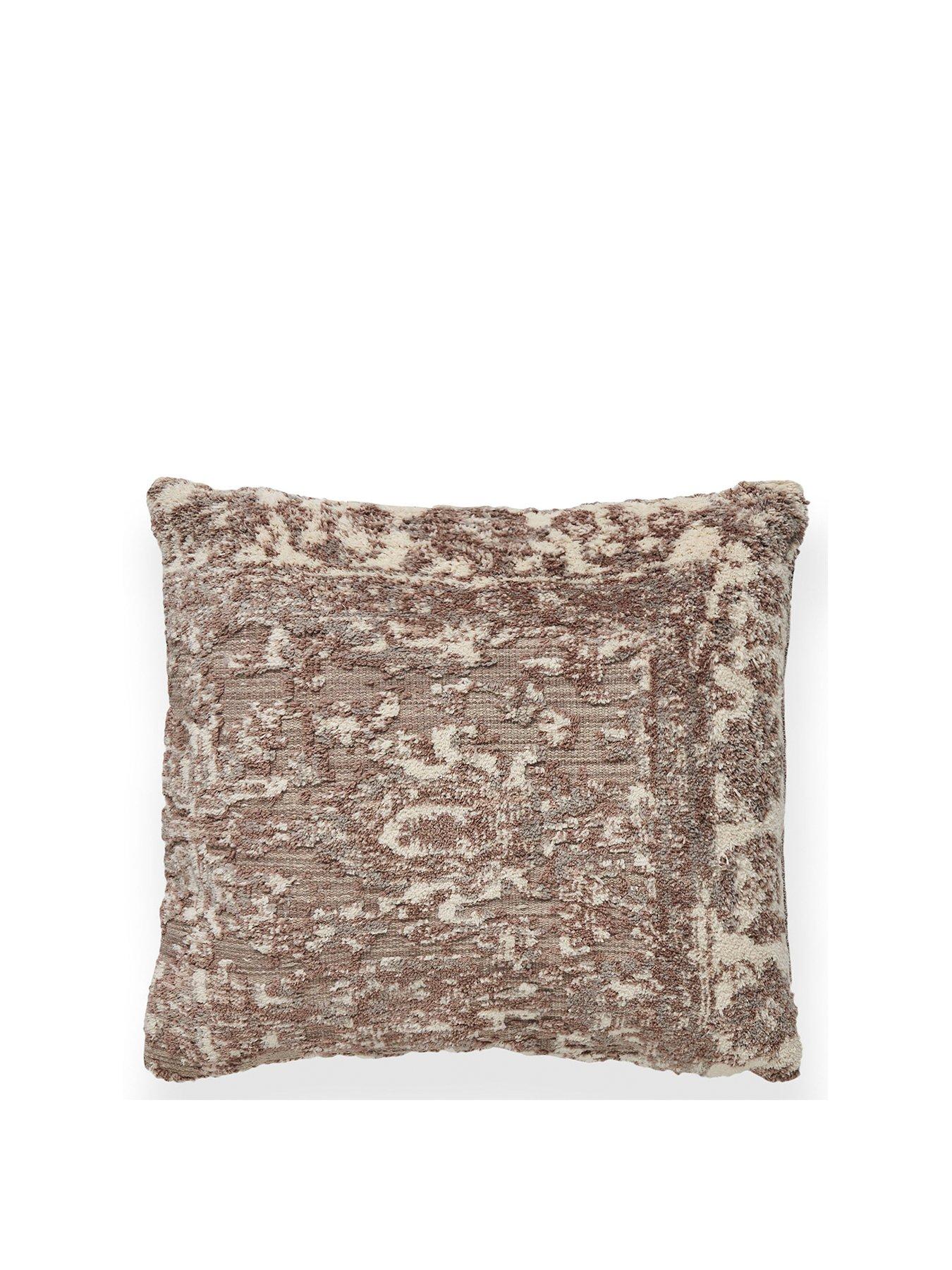 very-home-tapis-cushionstillFront