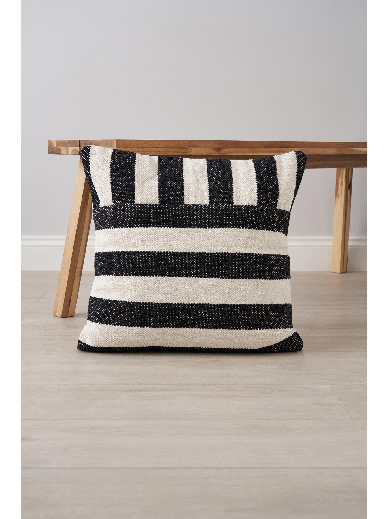 the-very-collection-tinonbspindooroutdoornbspcushionfront