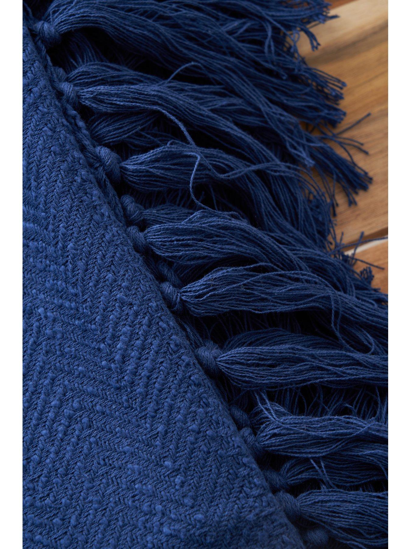 the-very-collection-juno-throw-navyback