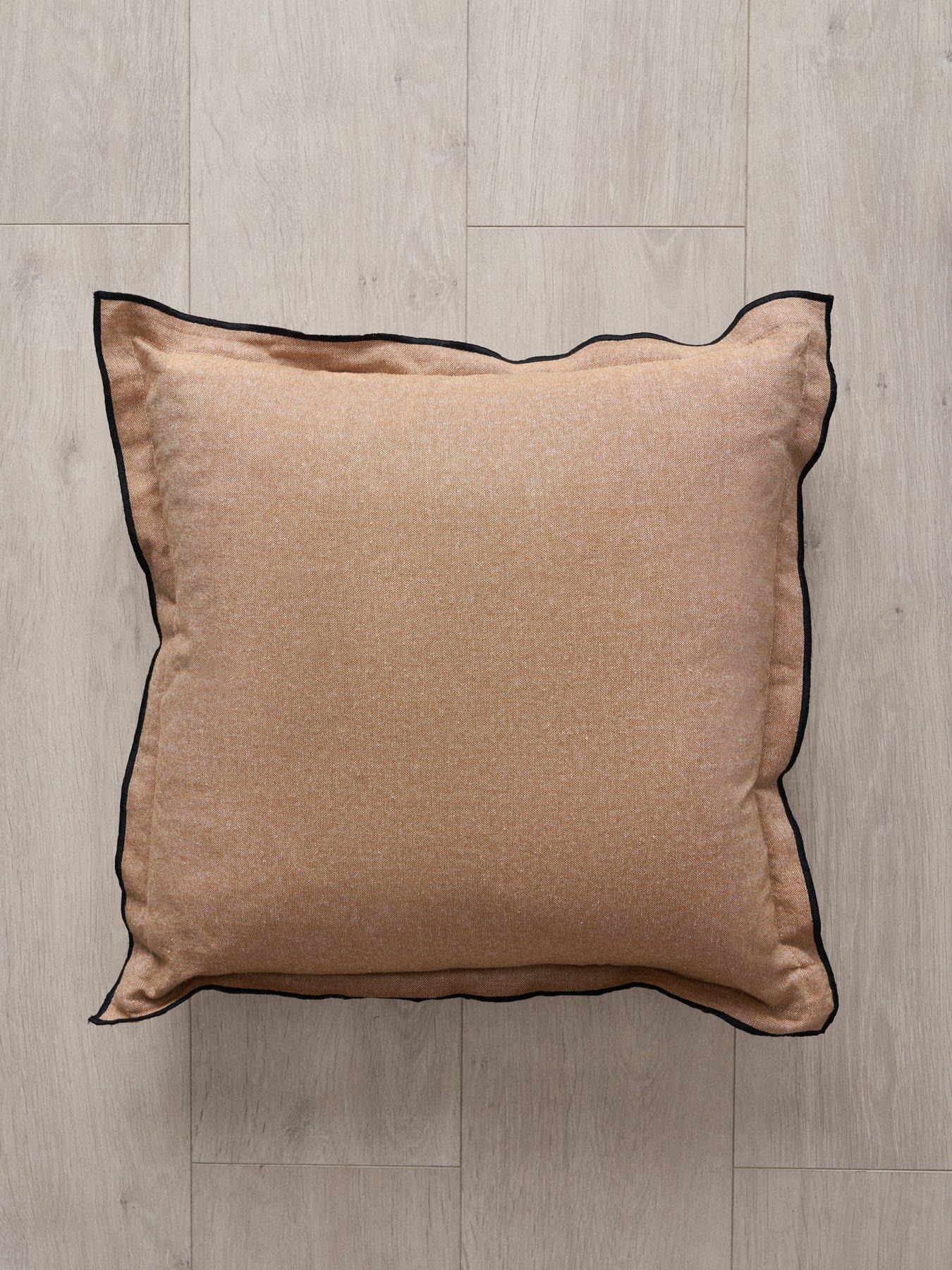 undefined Pierre Cushion