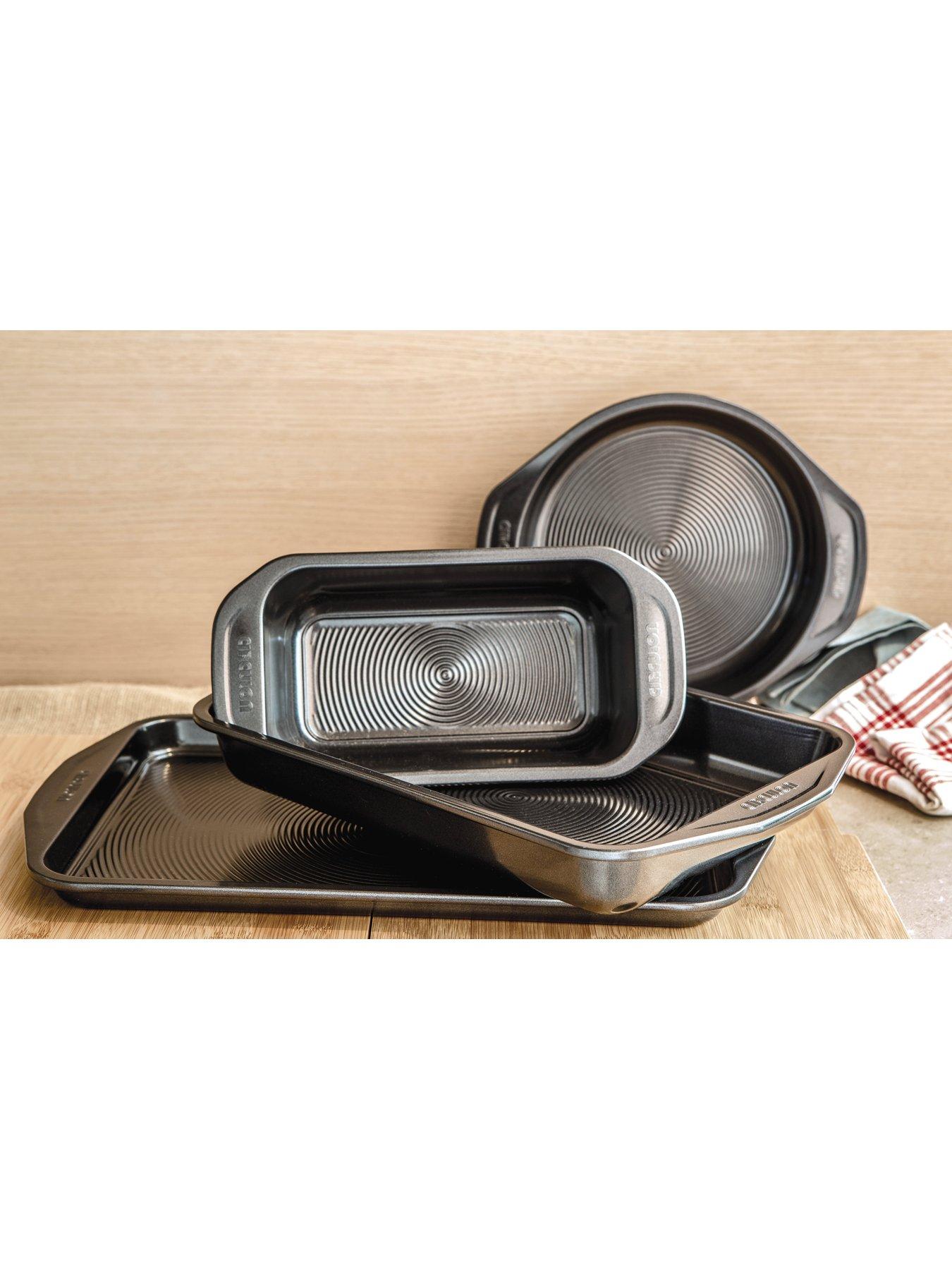 Image 5 of 7 of Circulon Ultimum 5-Piece Bakeware Set