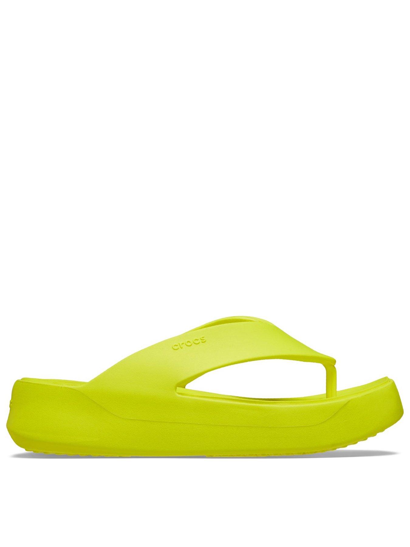 crocs-getaway-platform-flip-sandals-acidity-yellow