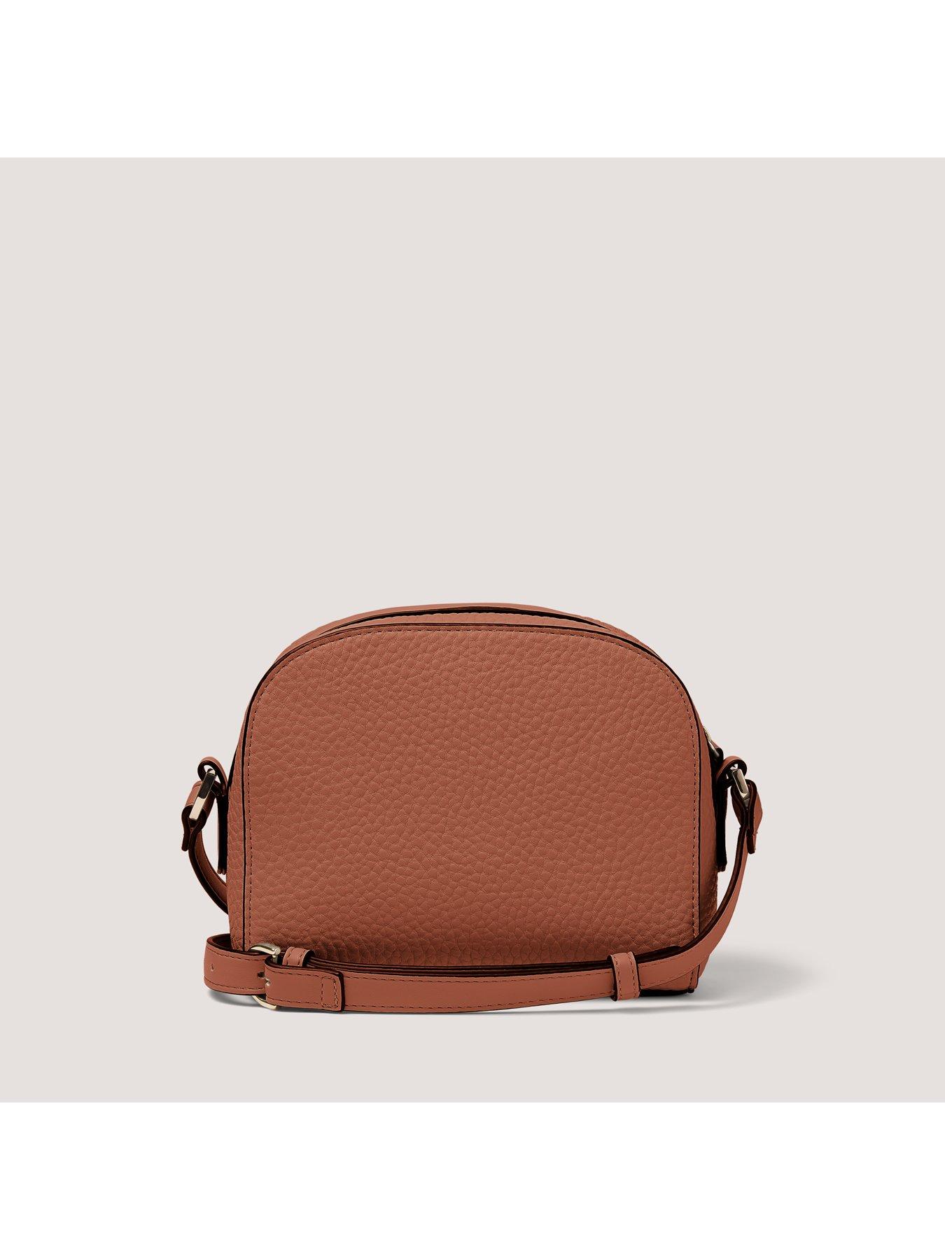 fiorelli-anouk-crossbody-bagoutfit