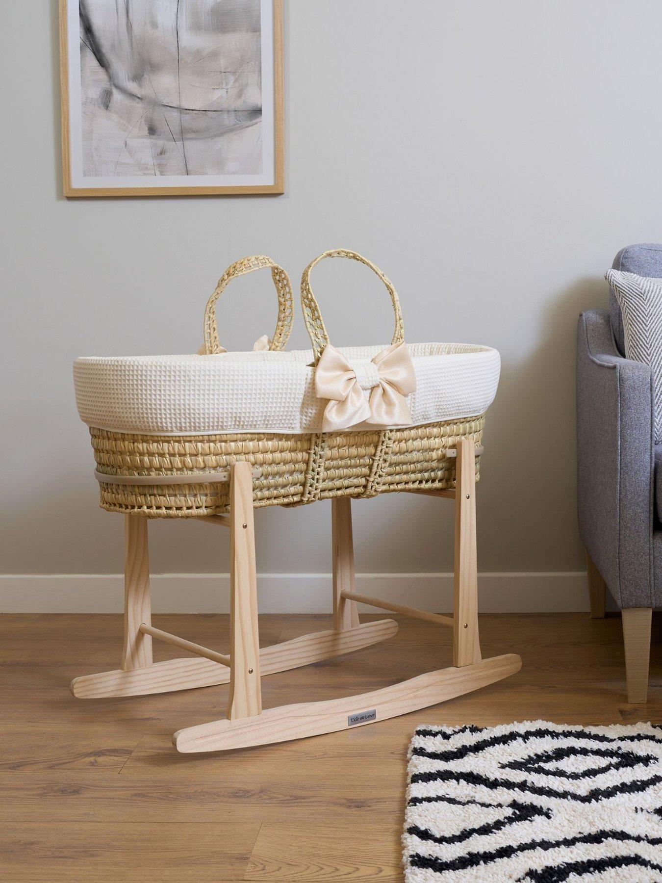 clair-de-lune-chelsea-palm-moses-basket-with-natural-rocking-stand