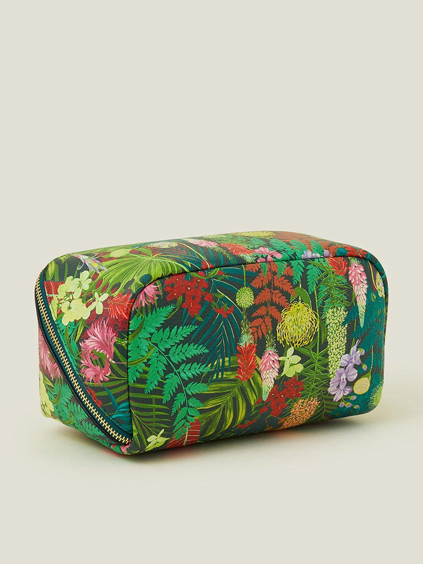 accessorize-t-jungle-washbagback