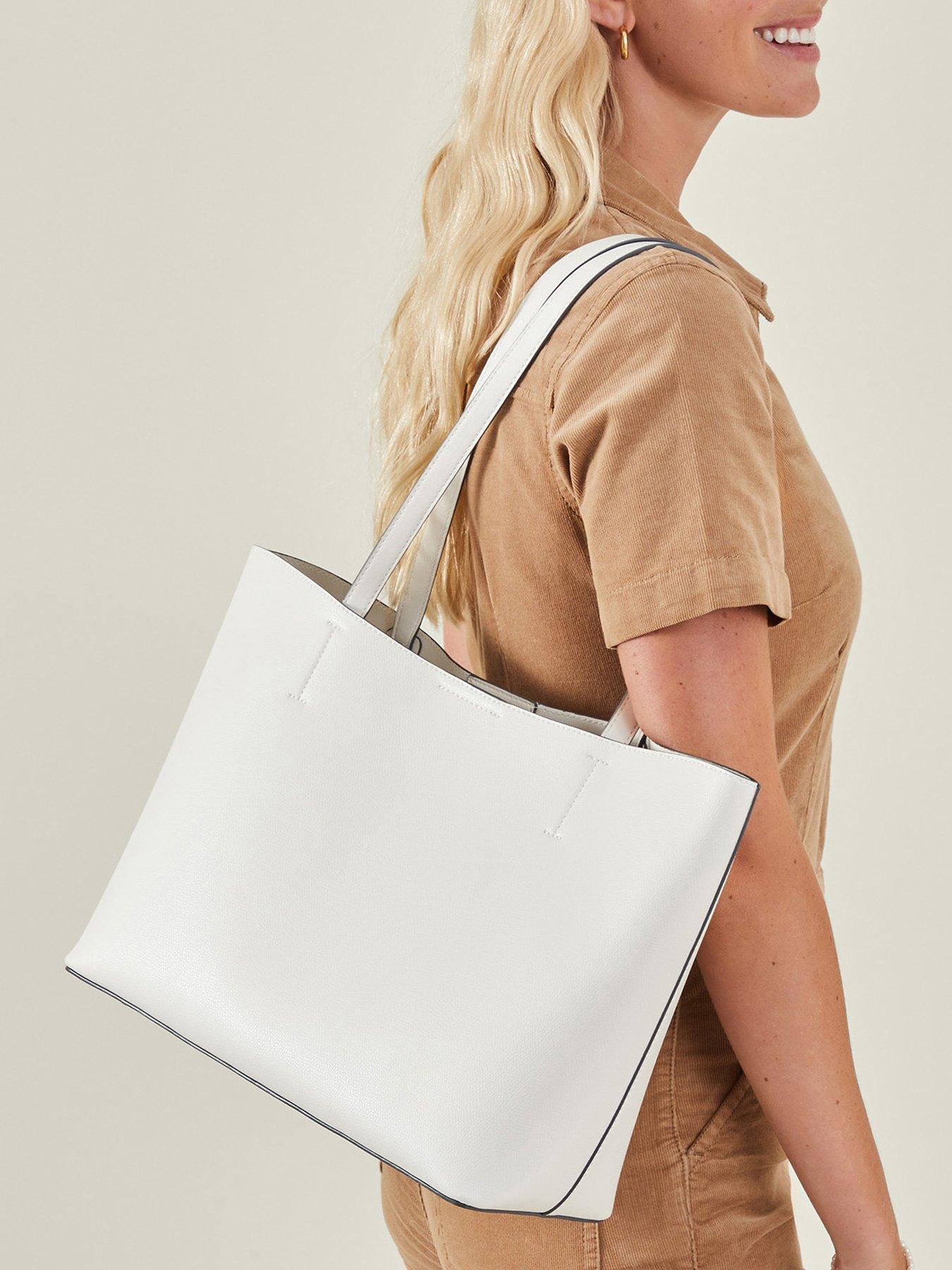 accessorize-leo-totestillFront