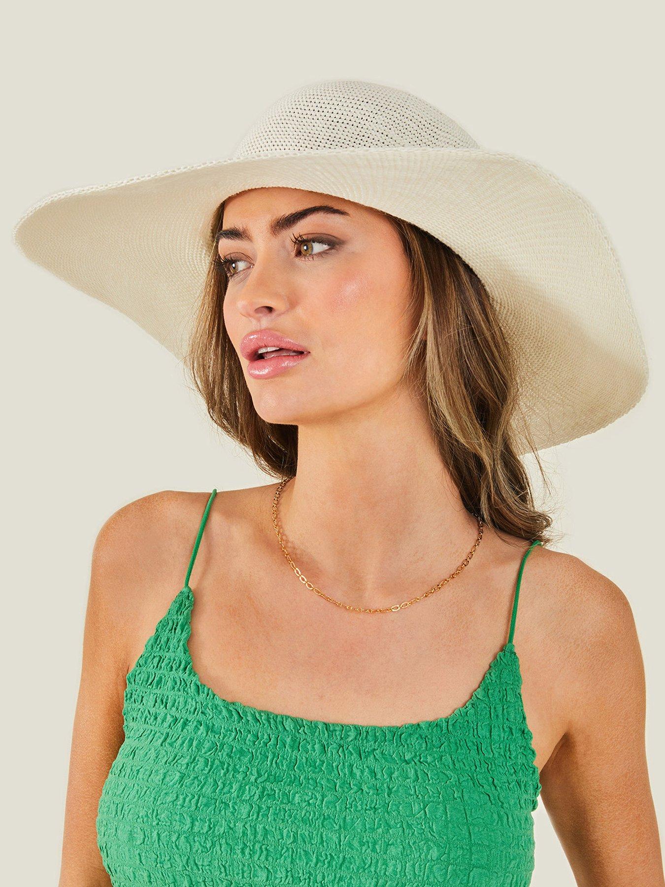 accessorize-packable-floppystillFront