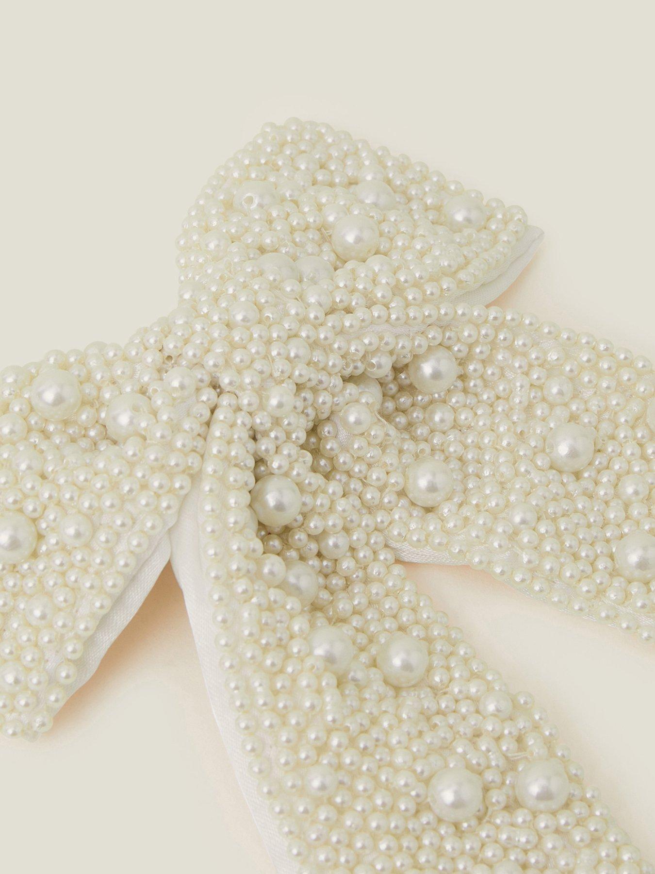accessorize-statement-pearl-hair-bowoutfit
