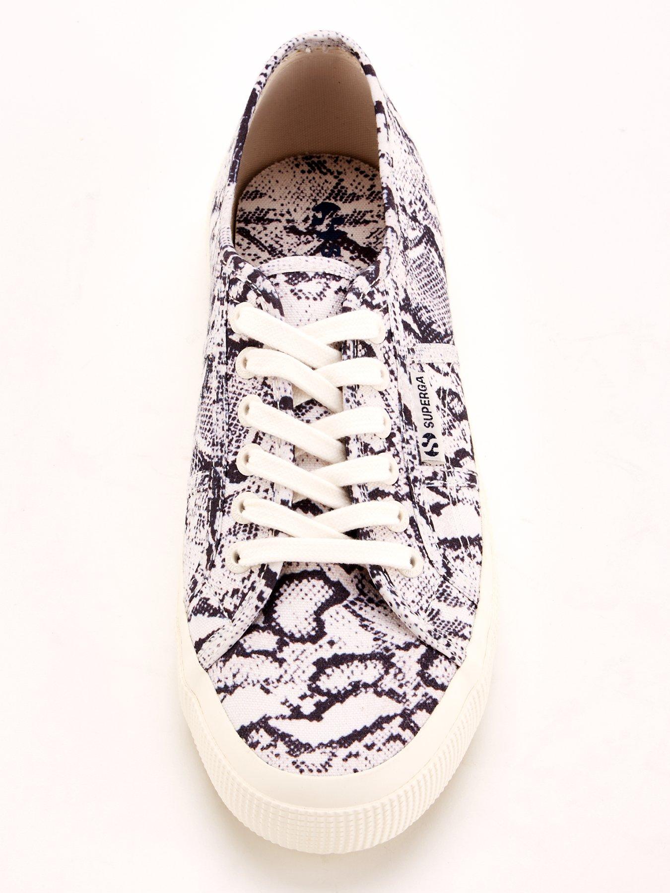 superga-superga-2750-print-white-avorio-navy-snakeoutfit