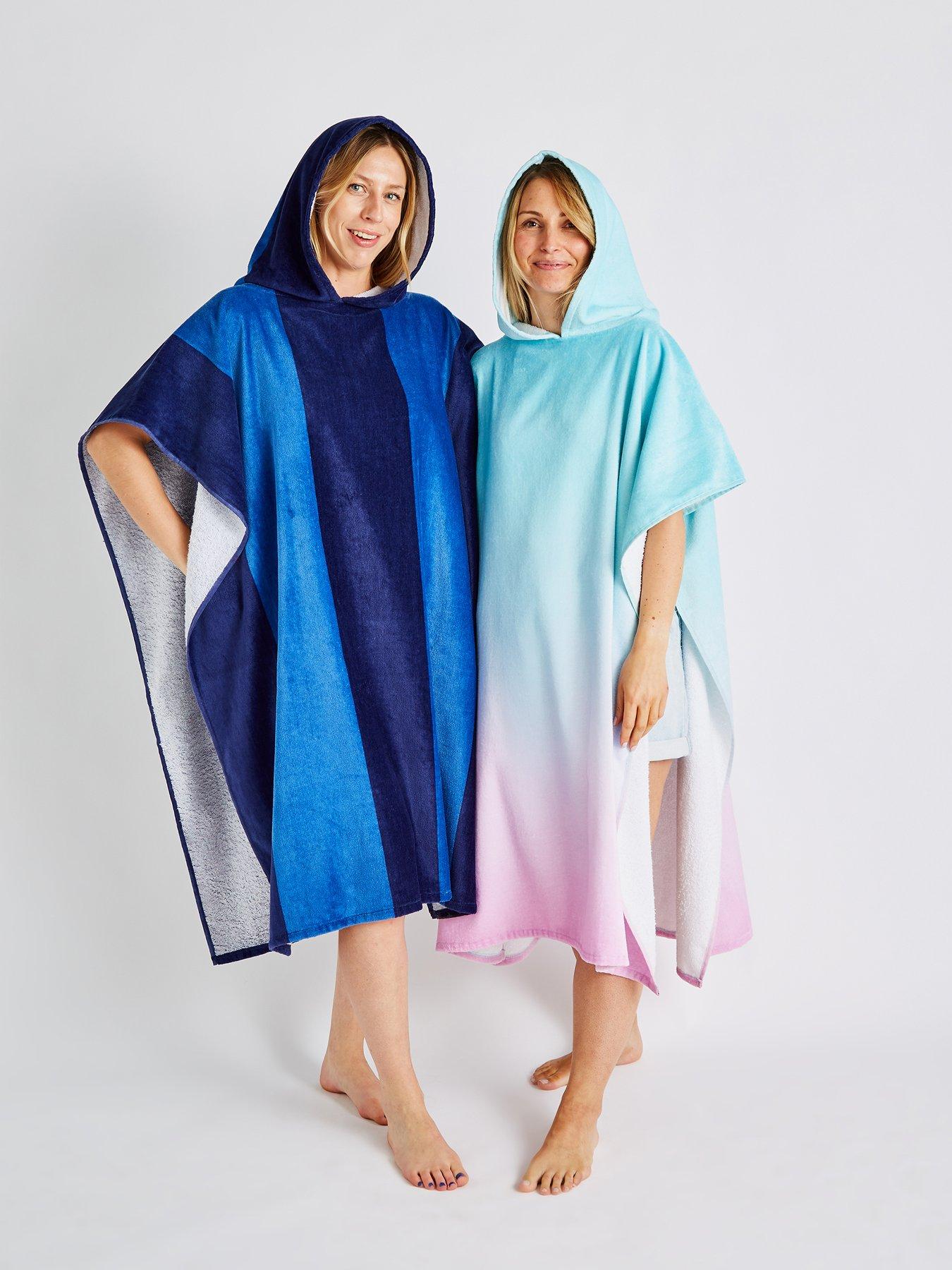 catherine-lansfield-ombre-adult-beach-poncho-toweloutfit