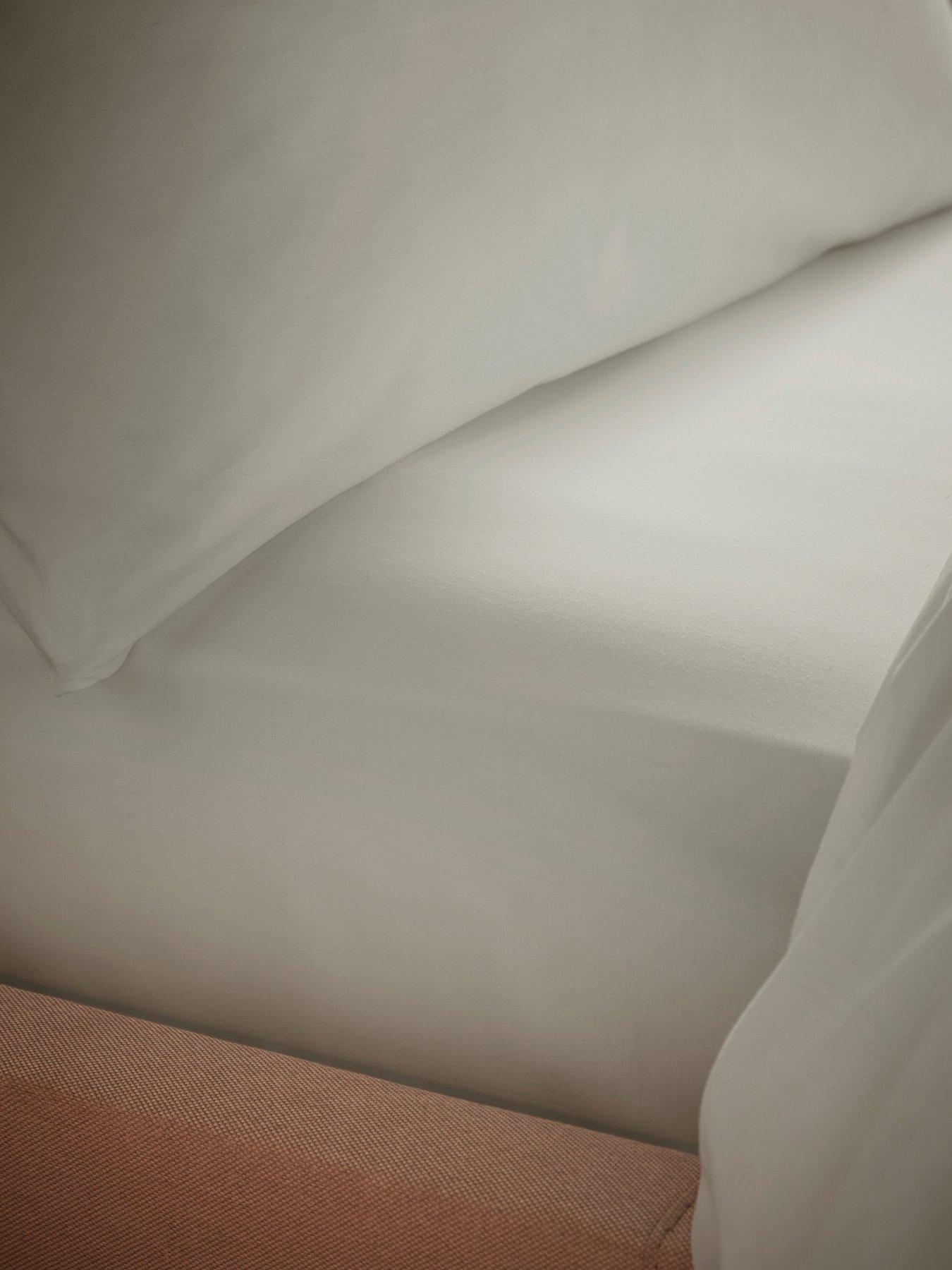 bianca-nbsp200-thread-count-fitted-sheet-sb-natural