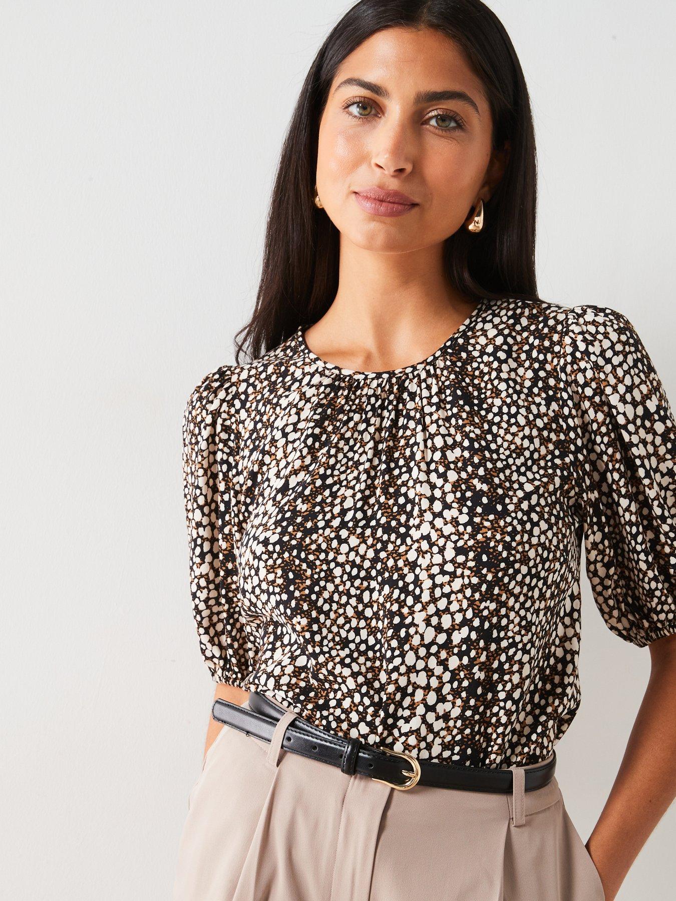 everyday-printed-shell-blouse-neutral-spot