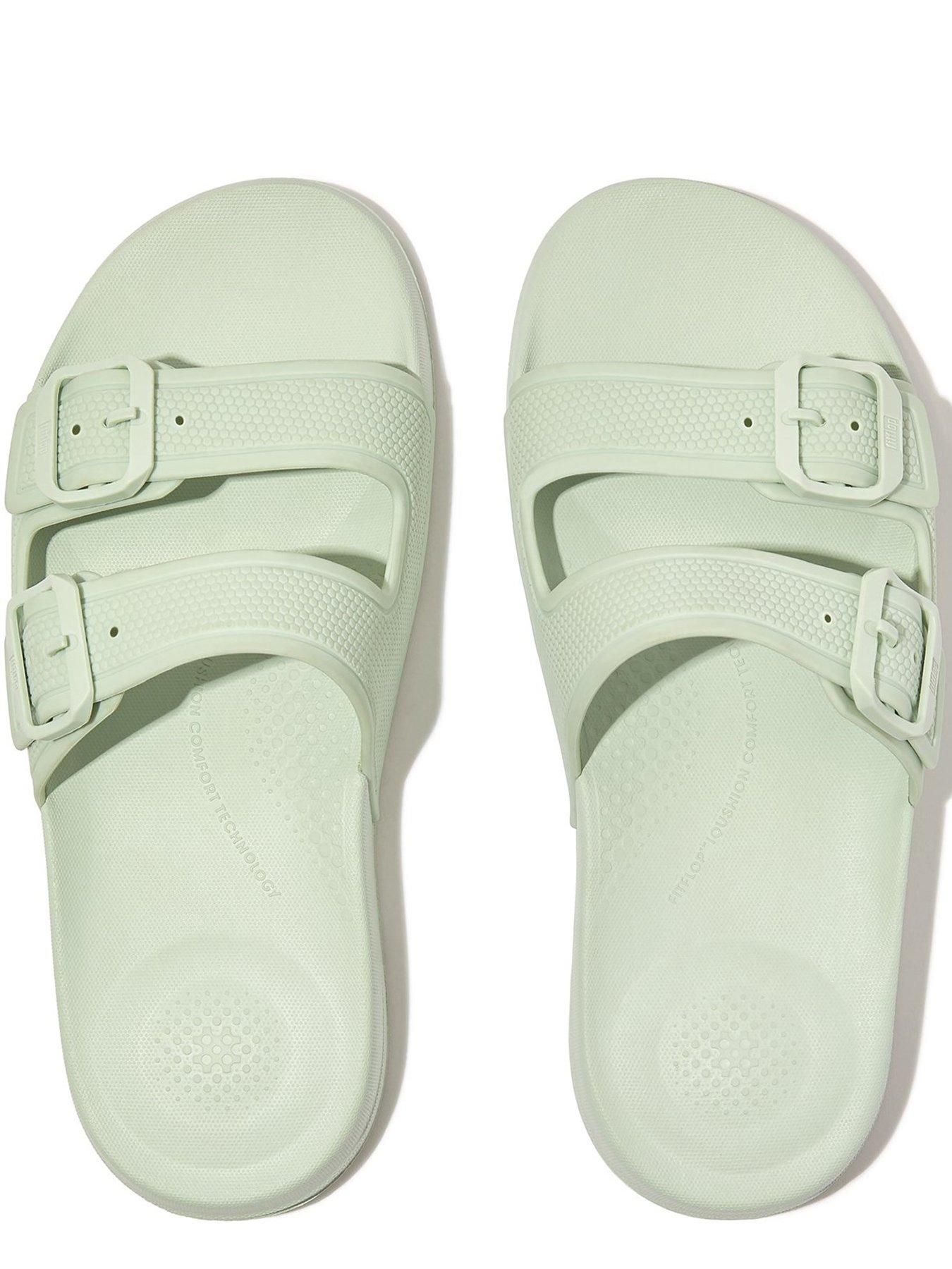 fitflop-iqushion-2-bar-buckle-slider-sagebrush-greenoutfit