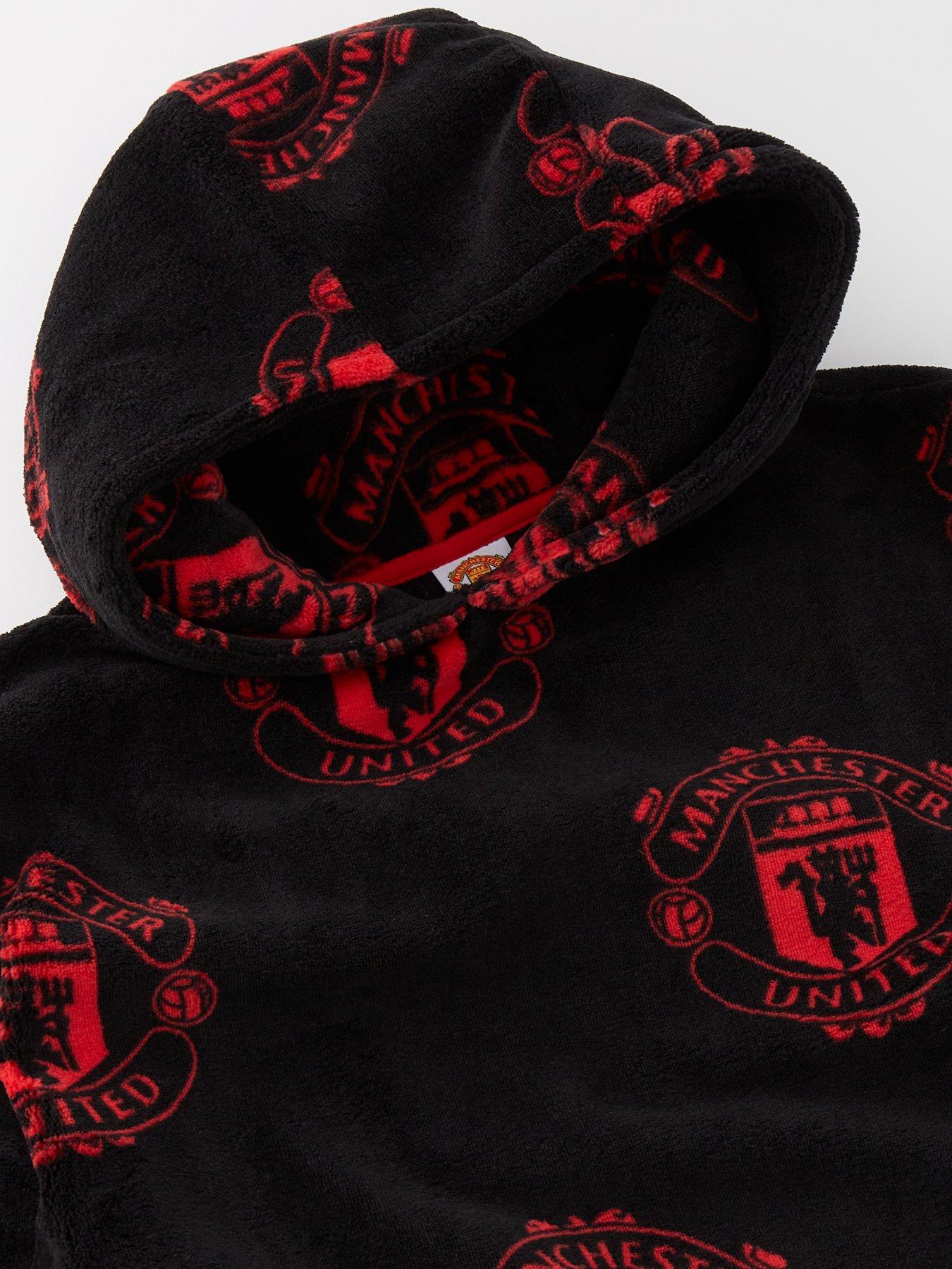 manchester-united-football-fleece-hooded-blanket-blackoutfit