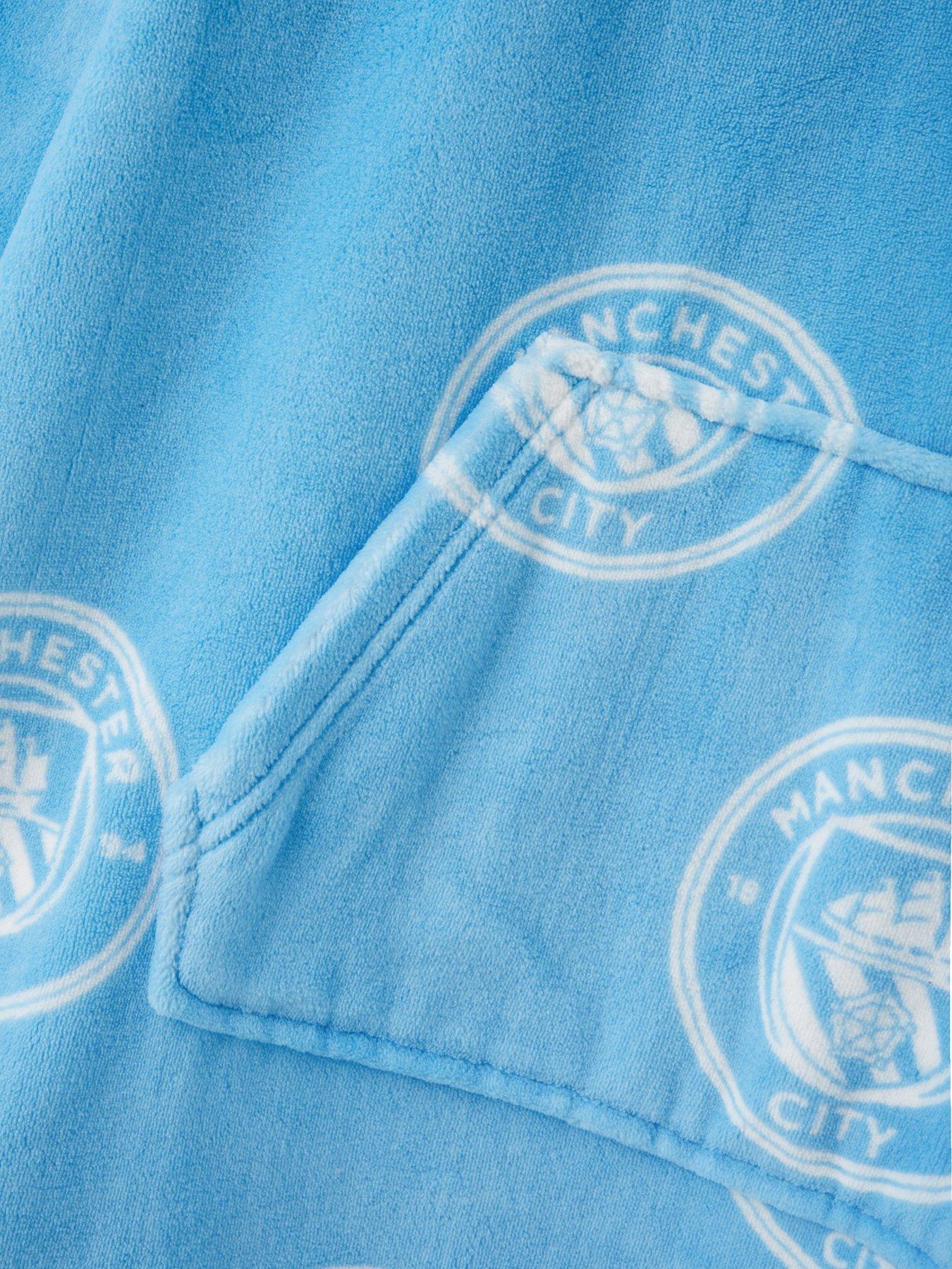 manchester-city-football-fleece-hooded-blanket-bluedetail