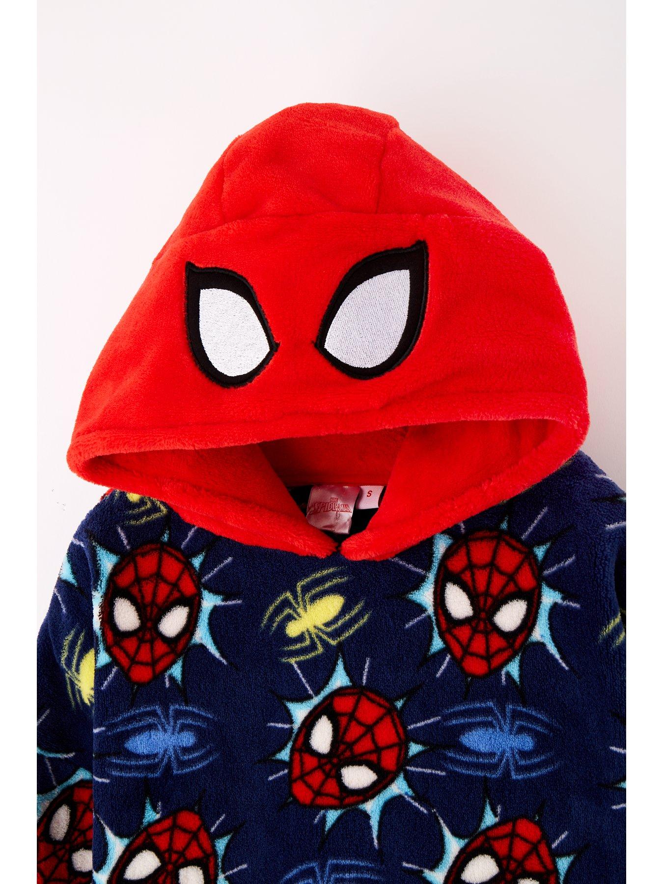 spiderman-spiderman-fleece-hooded-blanketoutfit