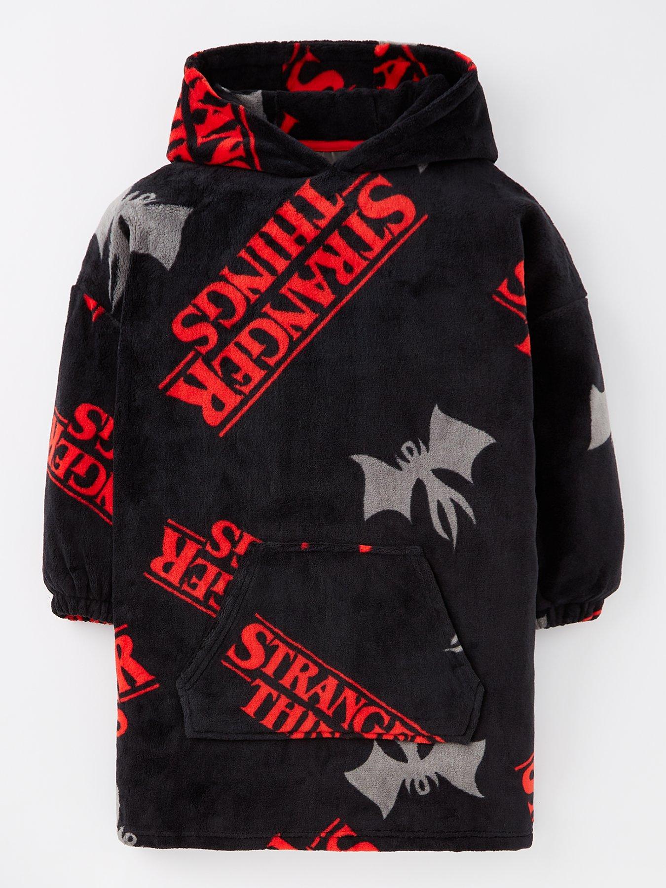 stranger-things-fleece-hooded-blanket-blackfront