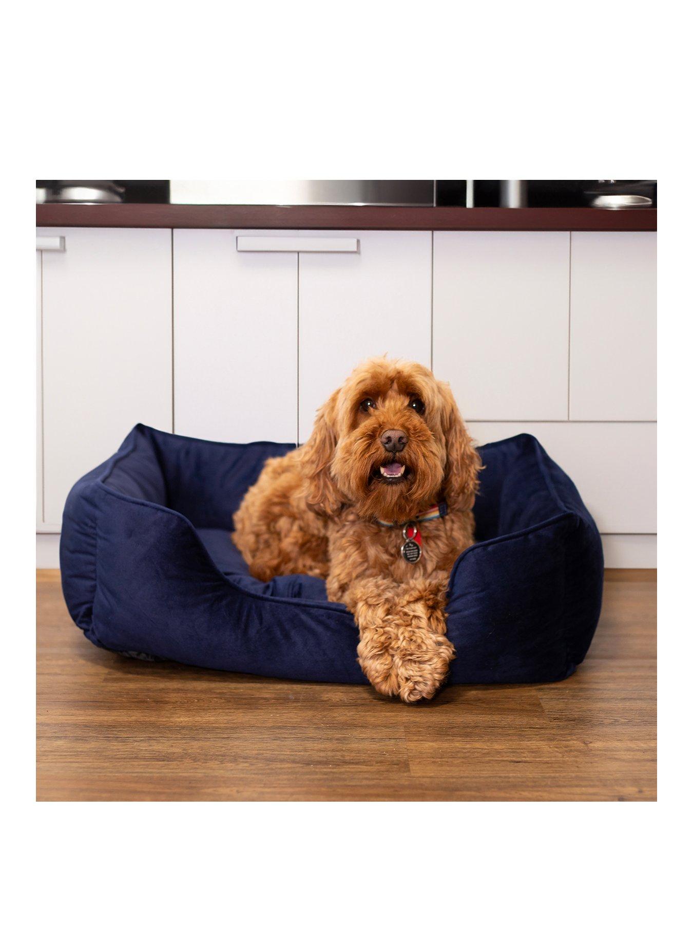 Image 2 of 5 of Rosewood Velvet Square Bed -&nbsp;Navy