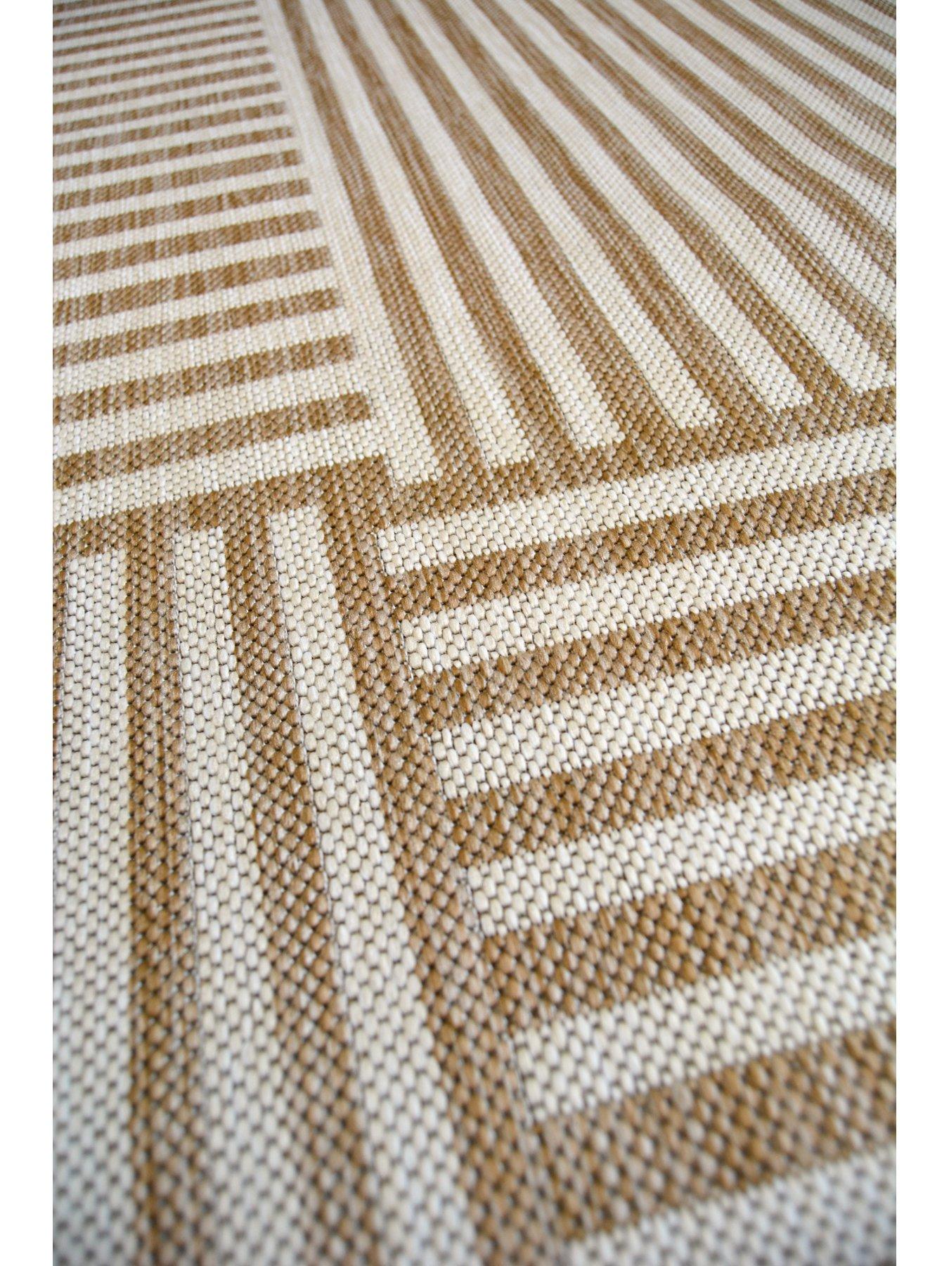 very-home-linear-indooroutdoor-flatweave-rugnbspoutfit