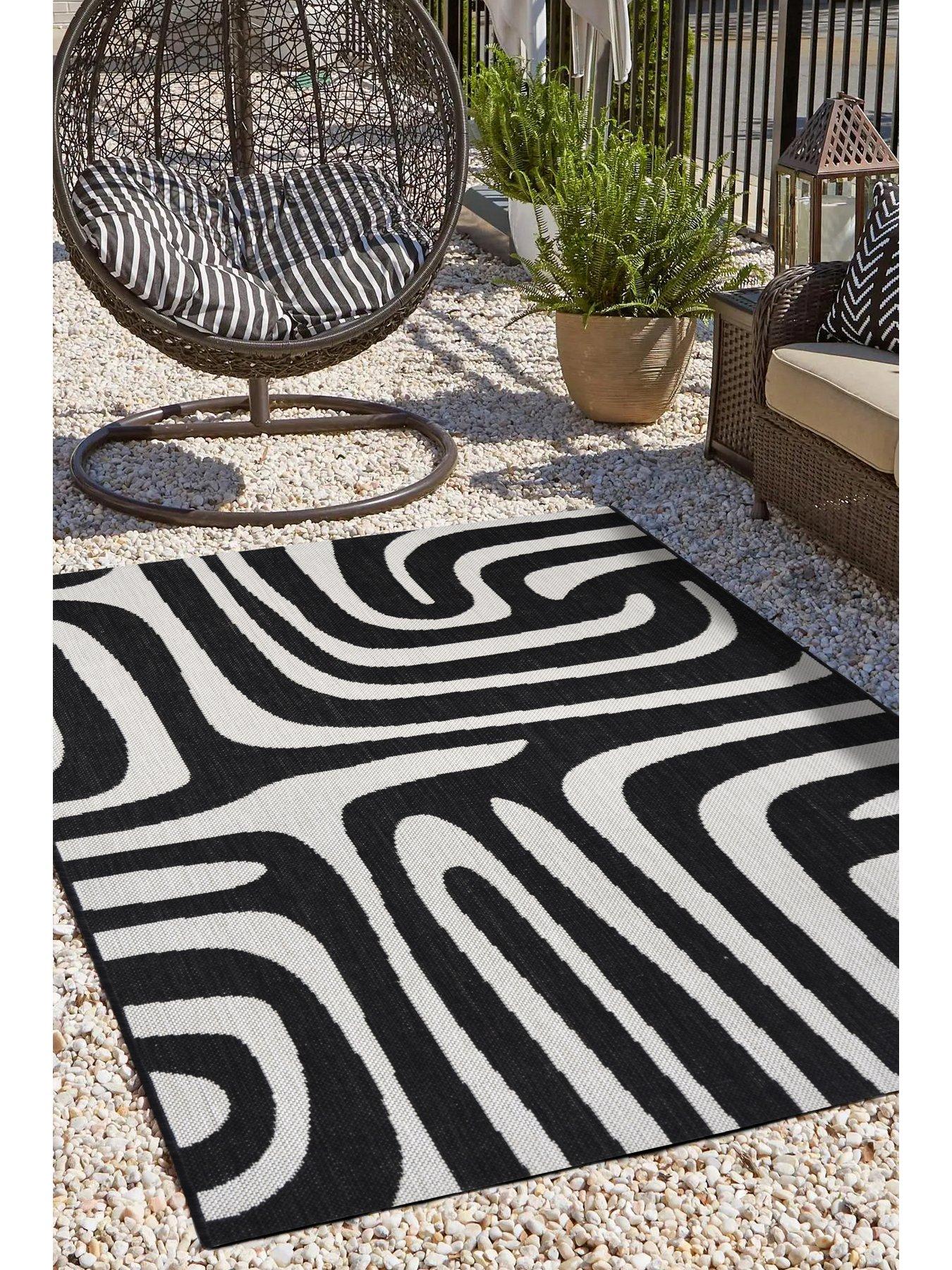 Image 1 of 5 of The Very Collection Indoor/Outdoor Flatweave Rug