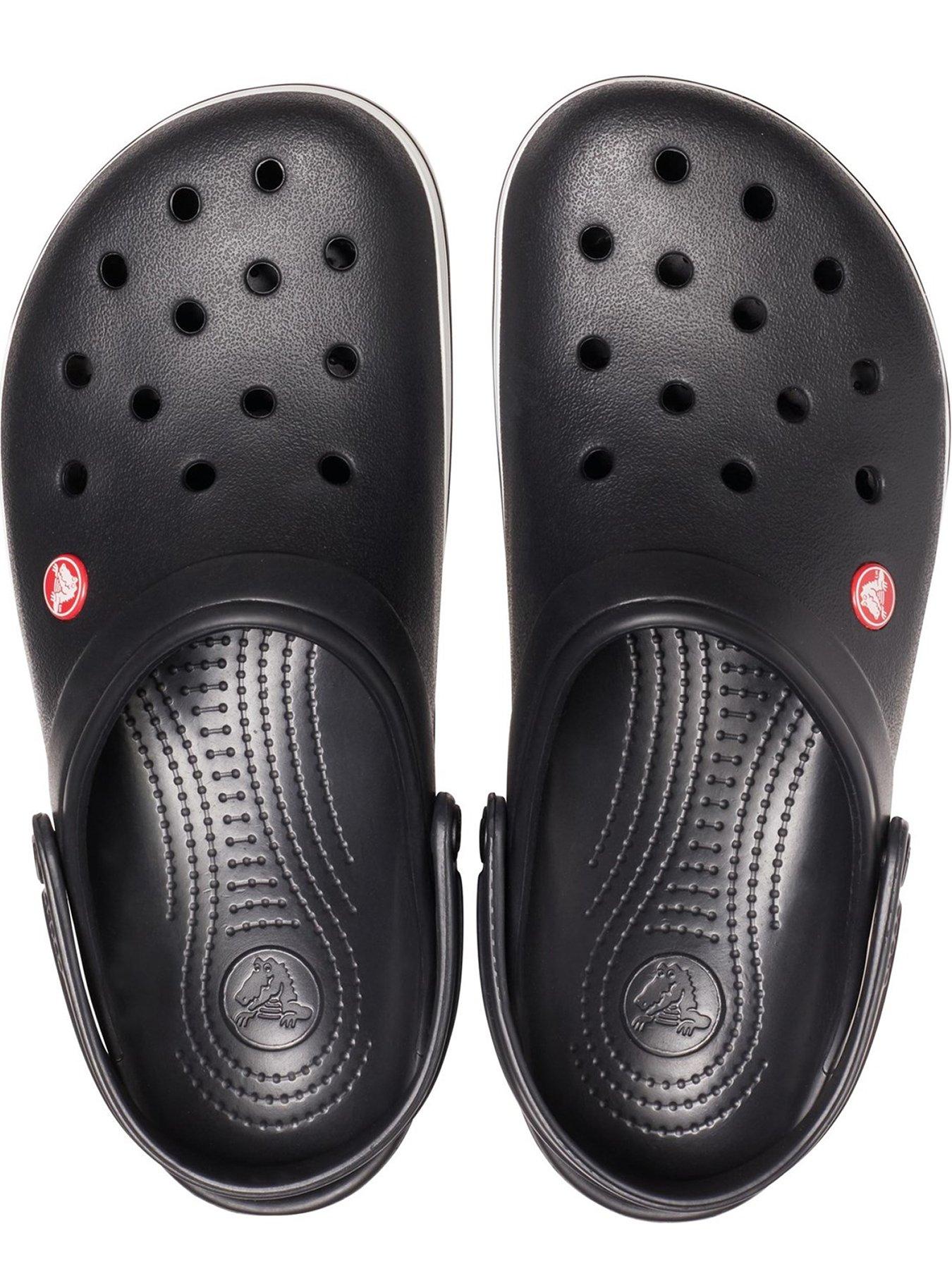 crocs-crocs-mens-crocband-clog-sandal-blackoutfit