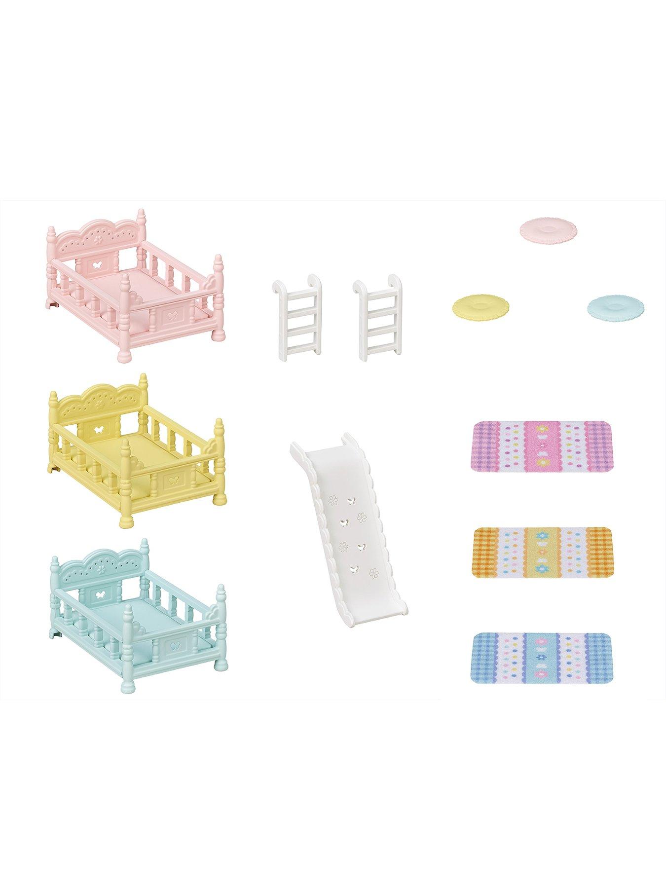 sylvanian-families-triple-bunk-bedsoutfit