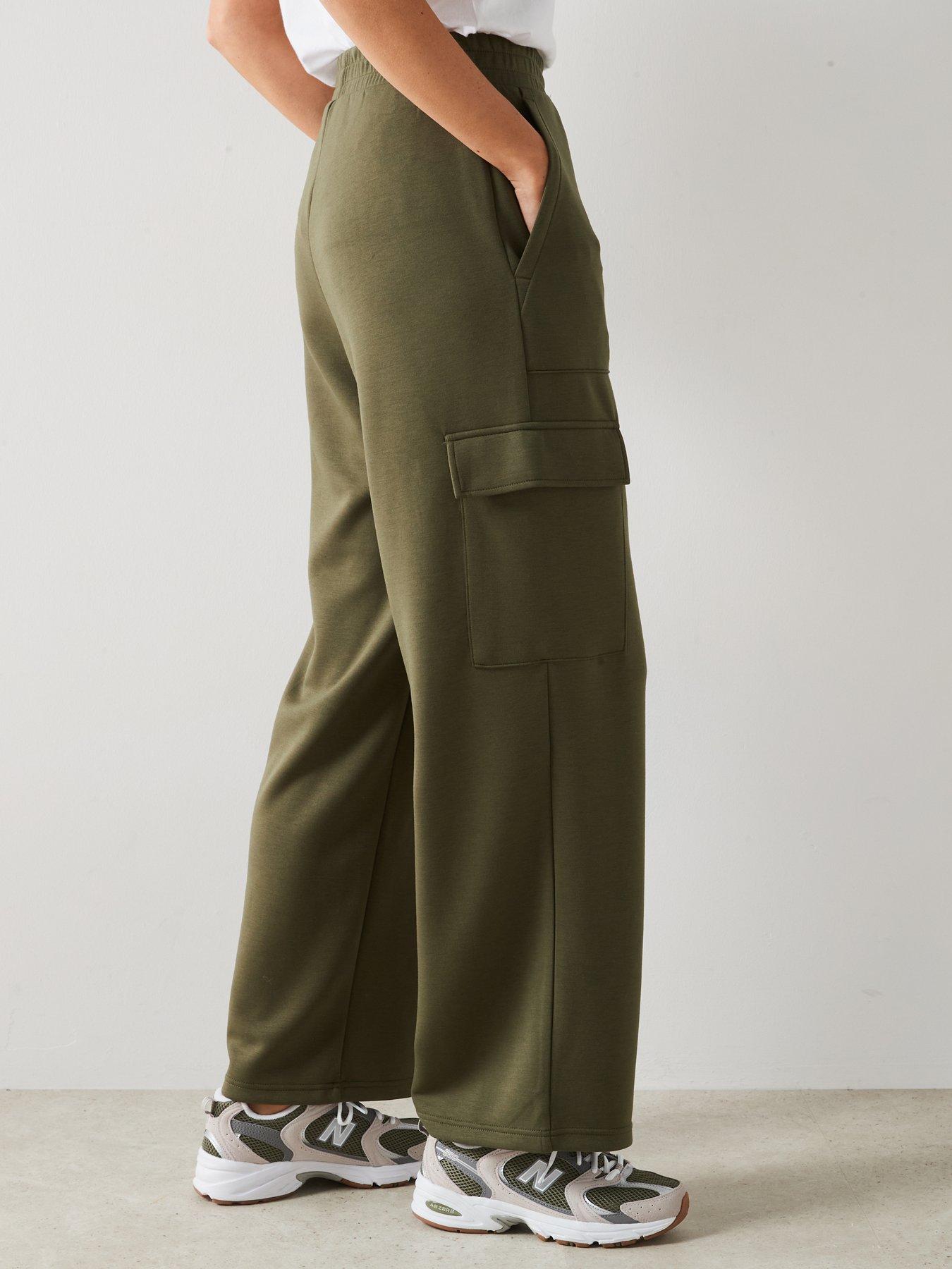 mango-elastic-waist-cargo-trousers-khakioutfit