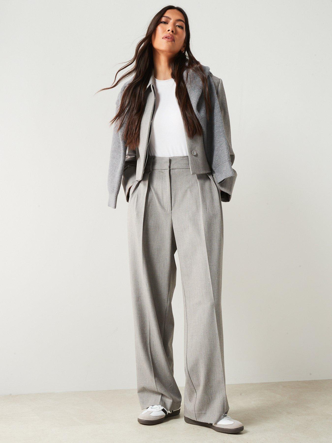 mango-grey-pleated-suit-trousersoutfit