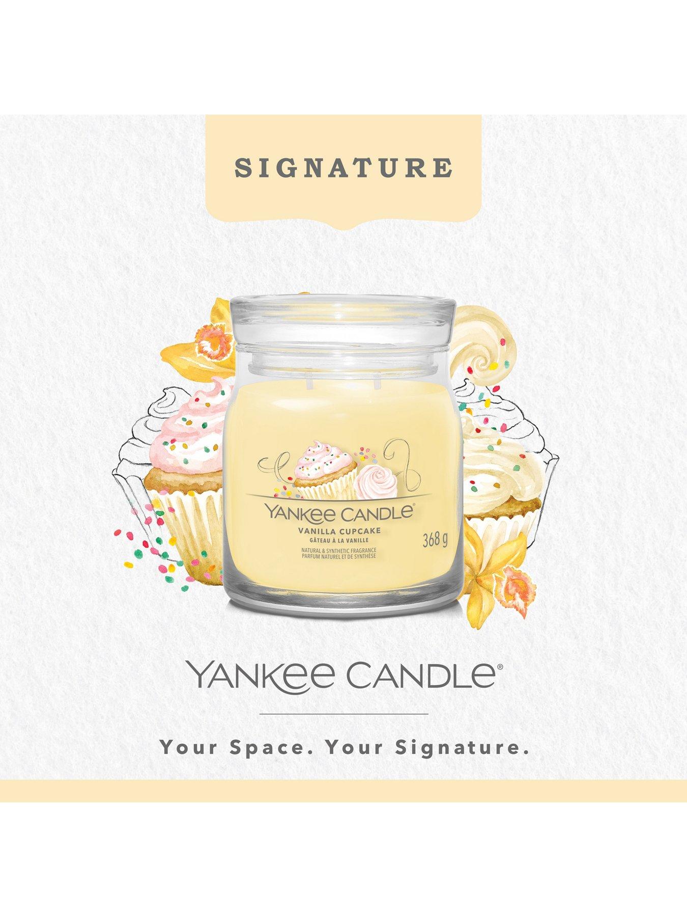 yankee-candle-signature-medium-jar-candle-ndash-vanilla-cupcakedetail