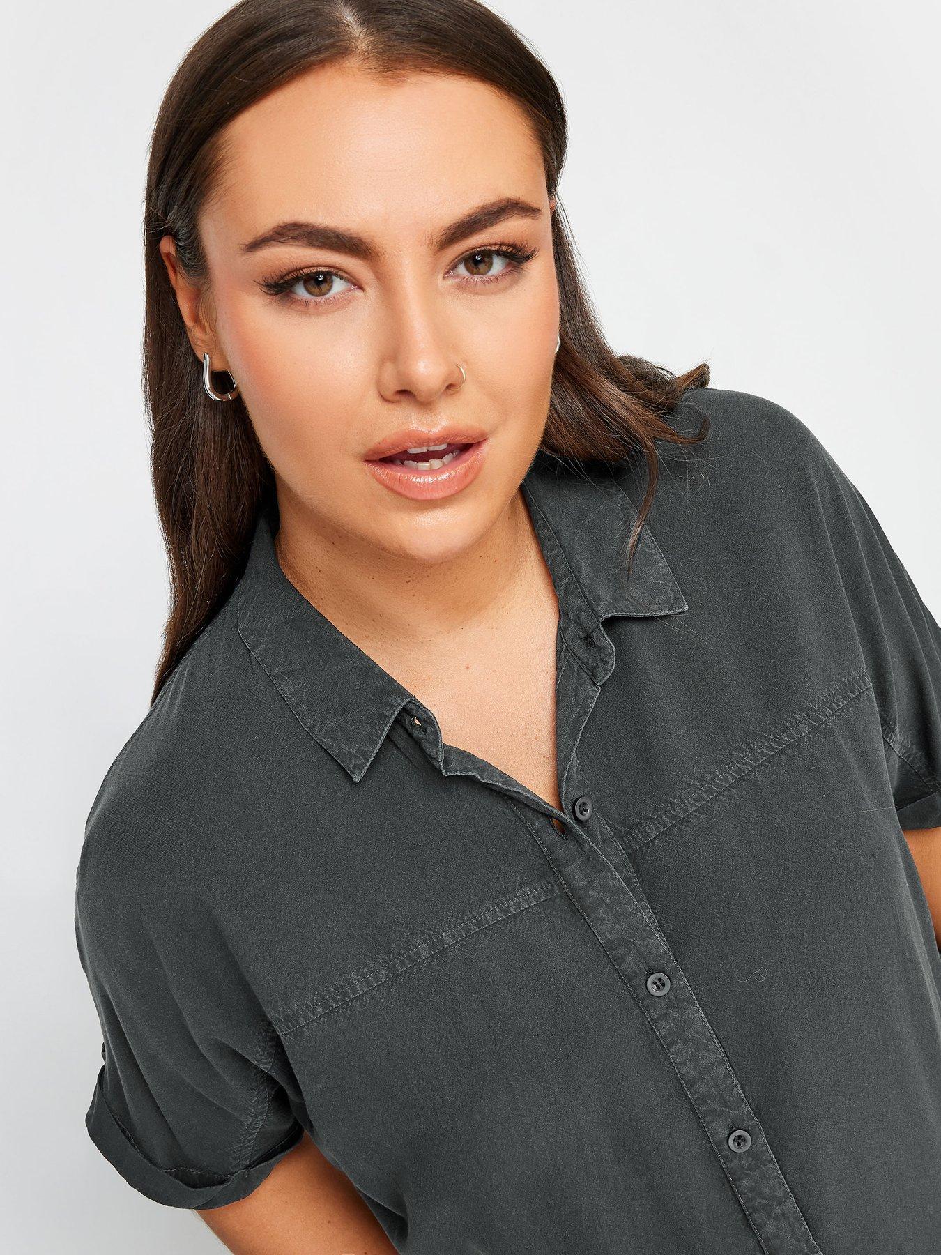 yours-curve-chambray-shirt-blackoutfit