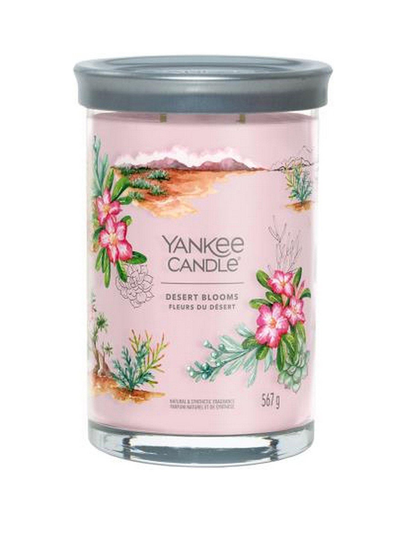 Yankee Candle Christmas Cookie Signature Large Tumbler Candle - Candles  Direct