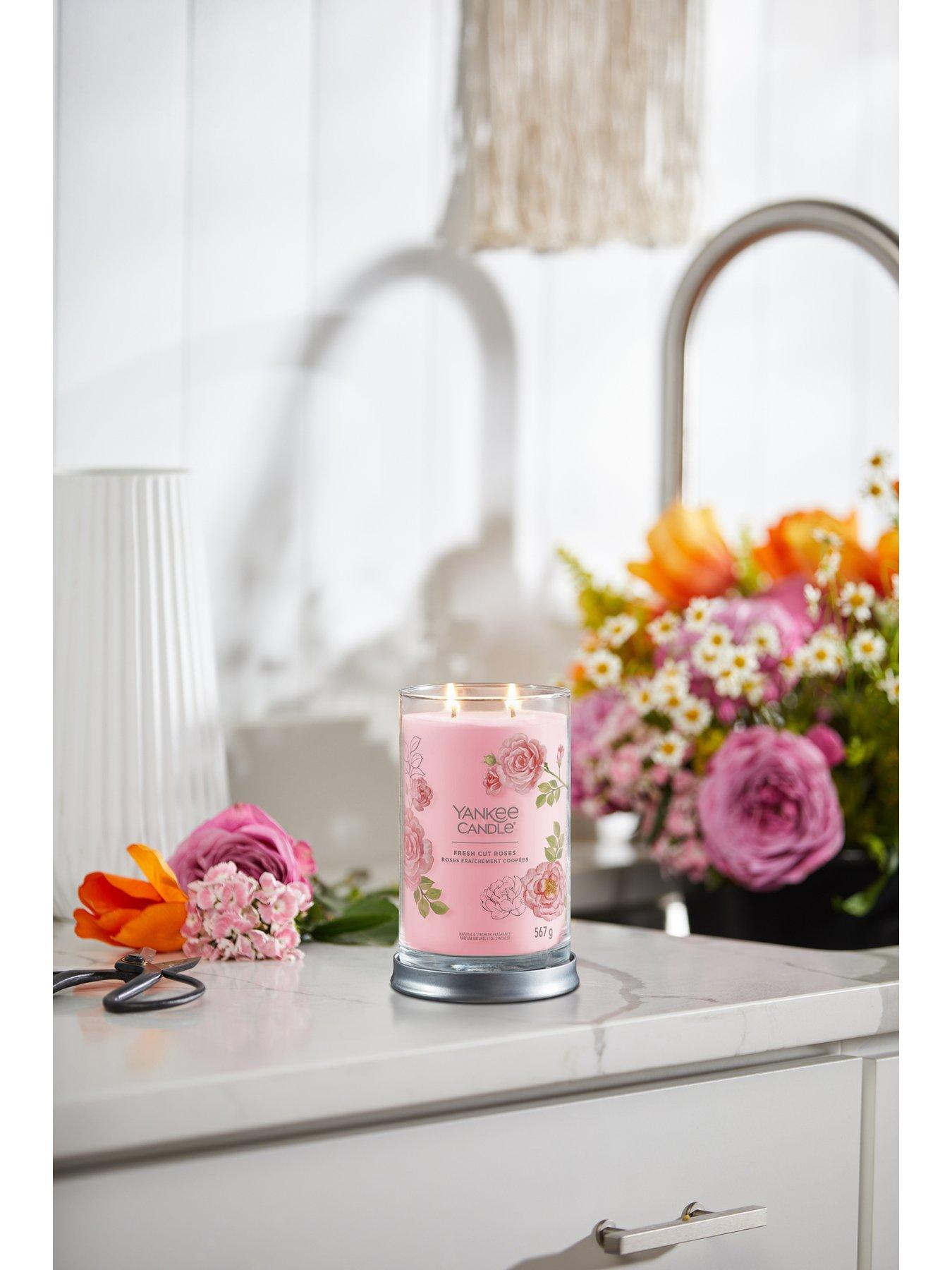 yankee-candle-signature-large-tumbler-candle-ndash-fresh-cut-rosesback