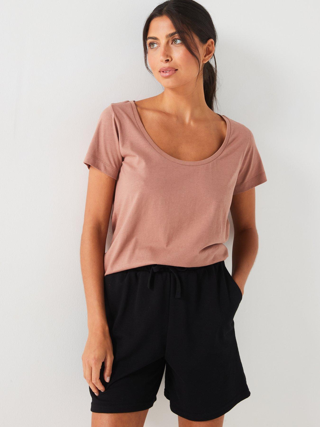 everyday-the-essential-scoop-neck-t-shirt-nudeoutfit