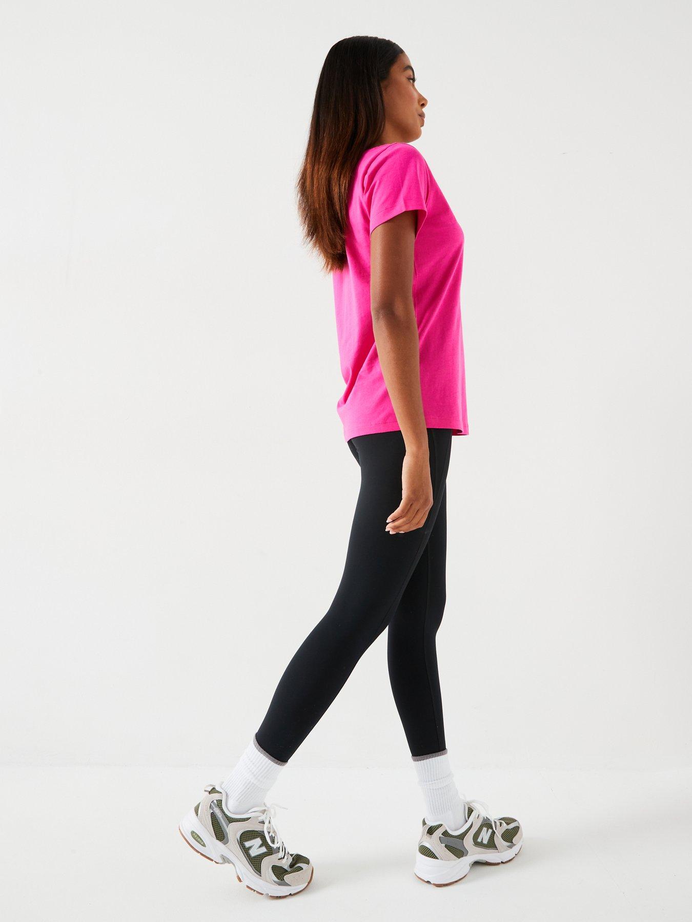 everyday-the-essential-scoop-neck-t-shirt-pinkoutfit