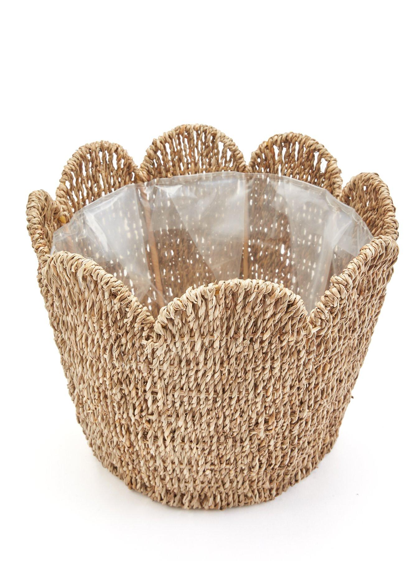 the-very-collection-large-scalloped-woven-basketback