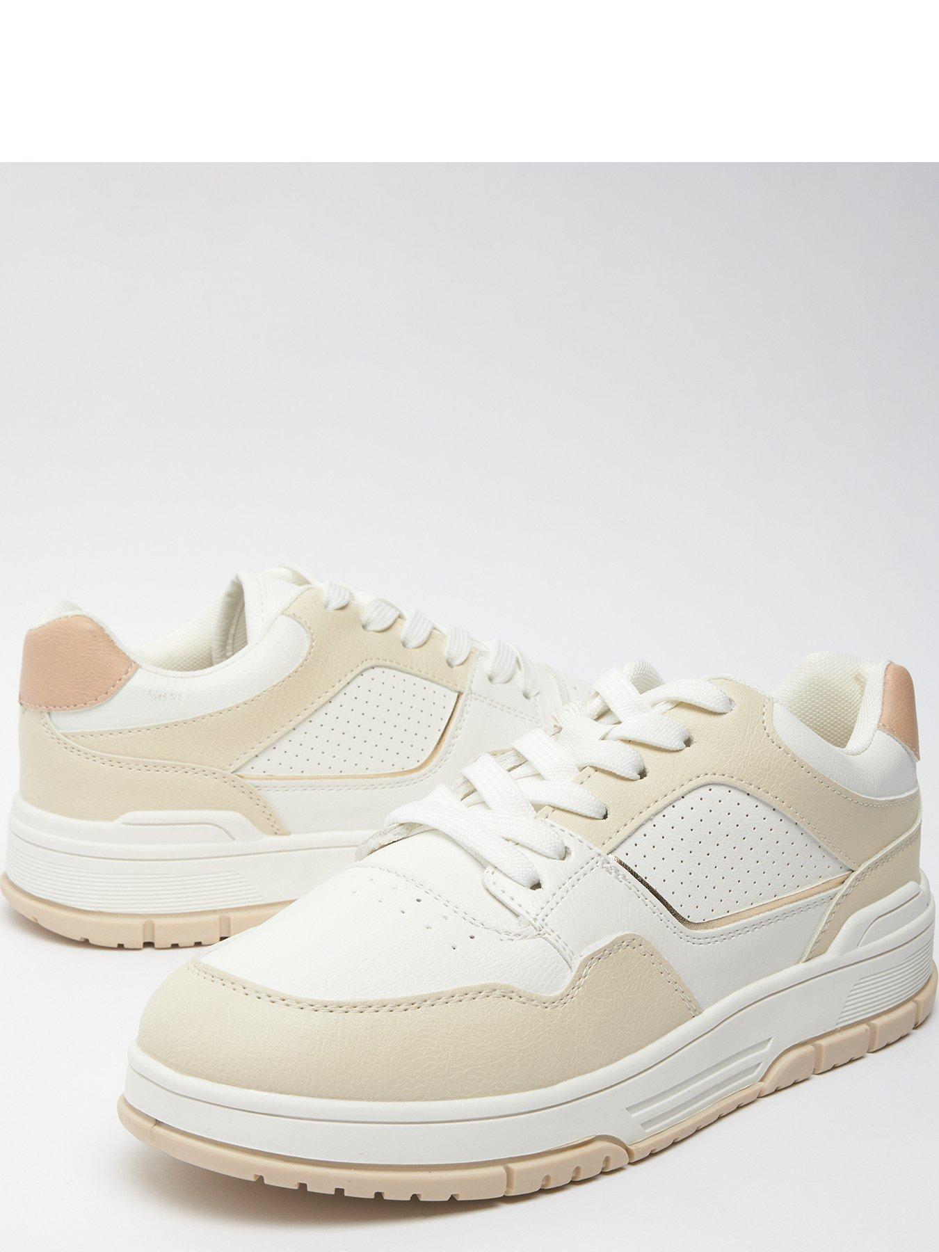 schuh-monroe-lace-up-trainer-white-beigeoutfit