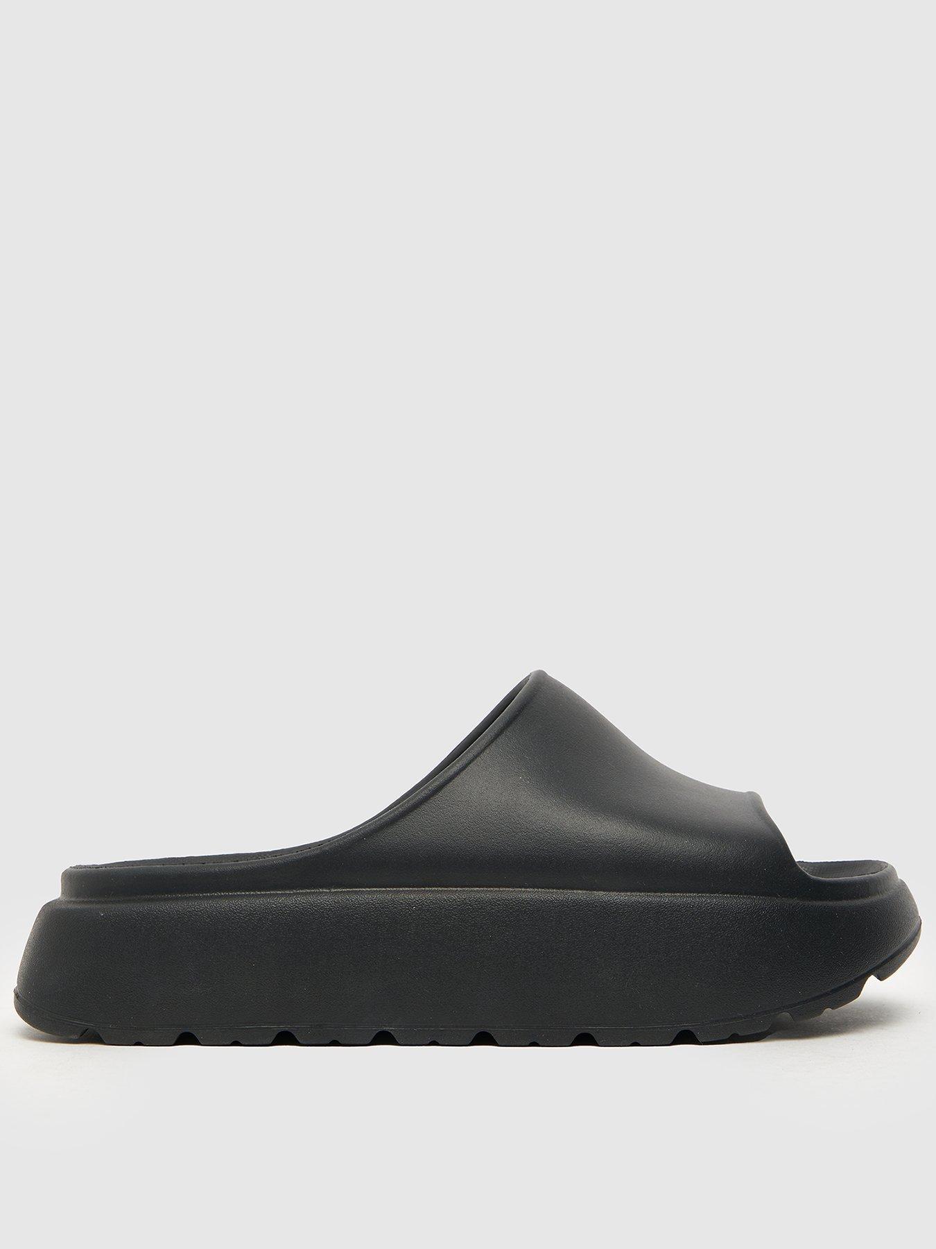 schuh-tatia-chunky-footbed-slider-black