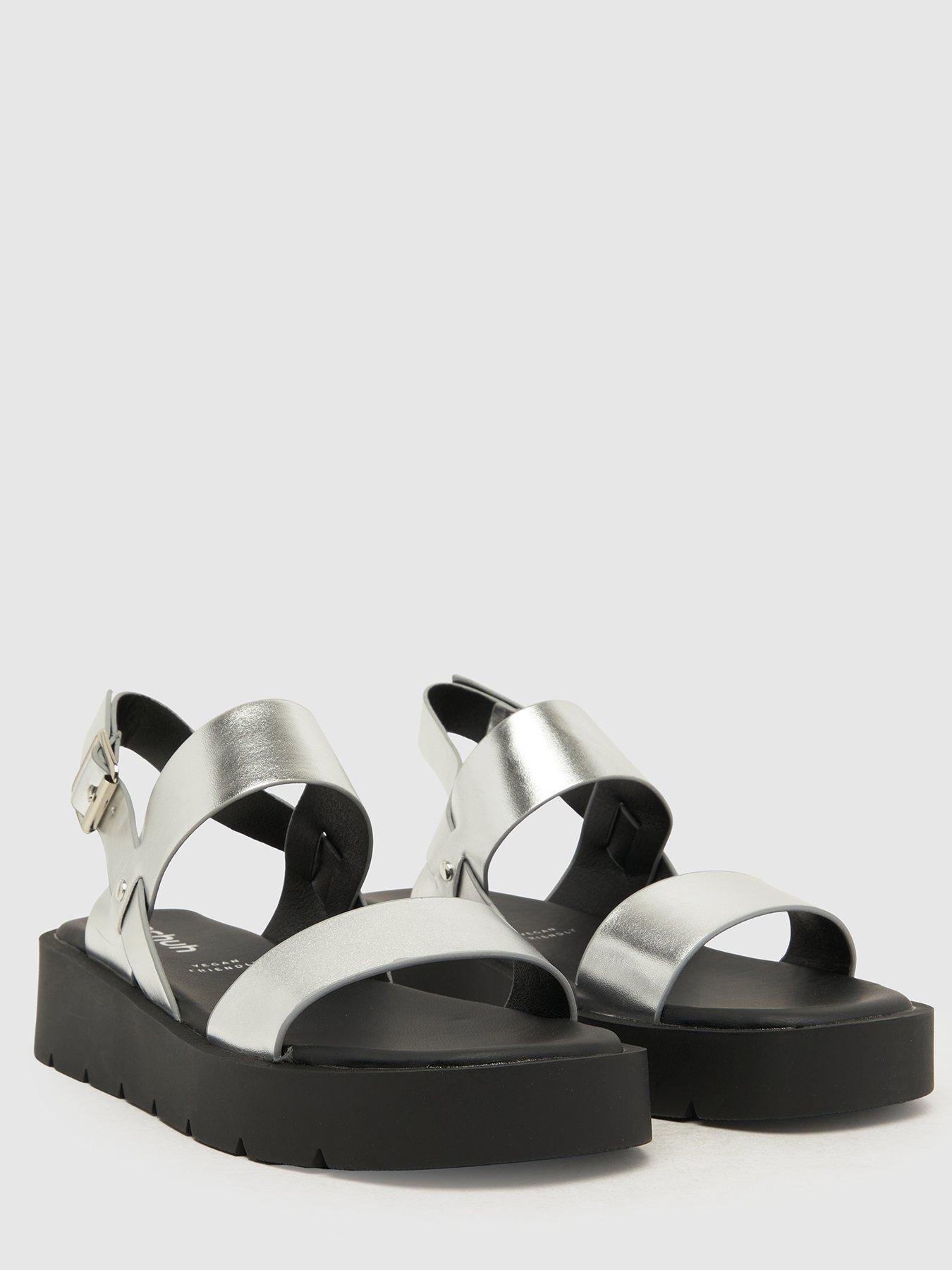 schuh-tayla-chunky-buckle-sandal-silverstillFront